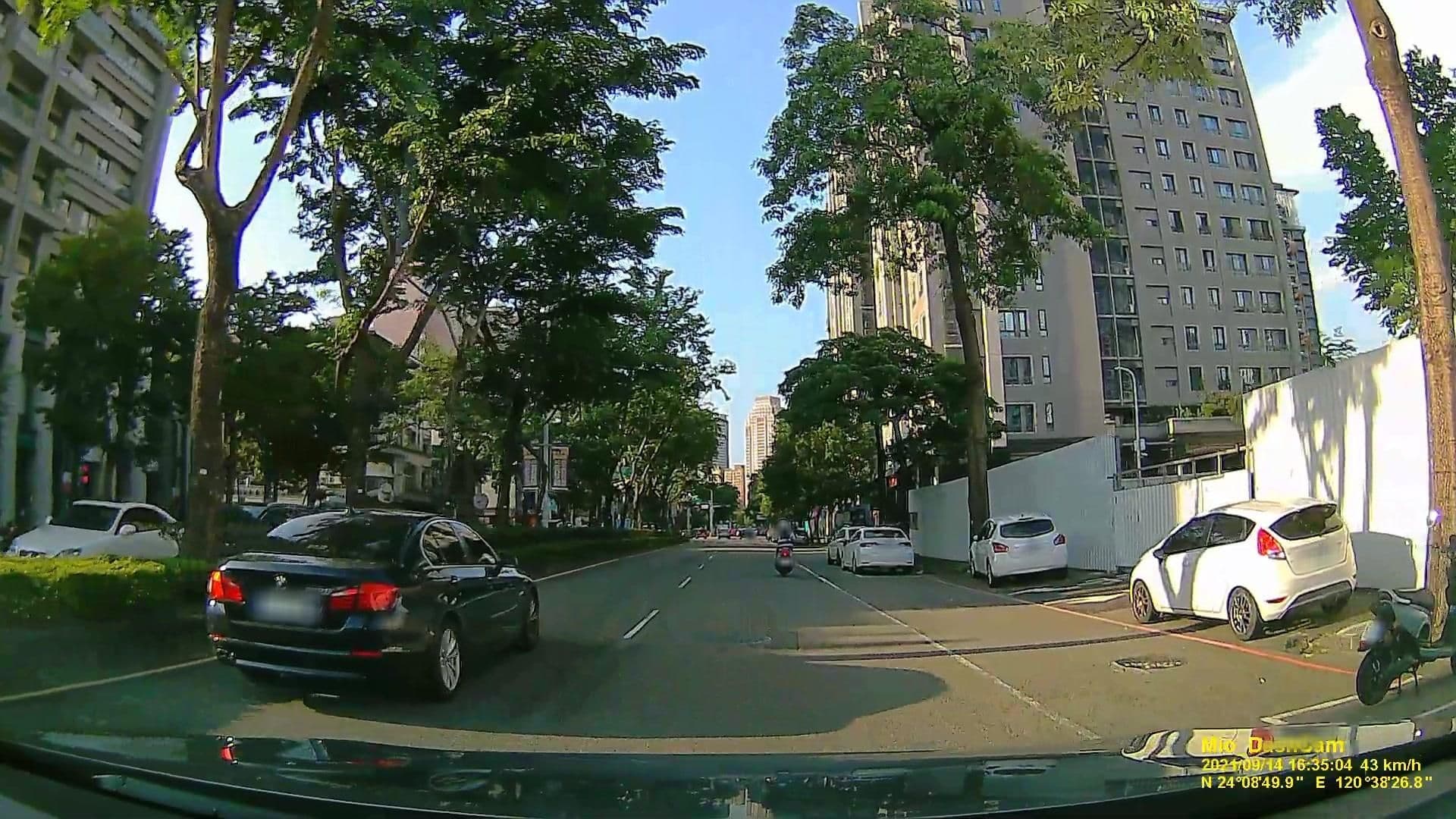 Street view near 悅豪時尚精品旅館 Love Boutique Motel, Taichung — © littlebtc (CC BY-SA · Mapillary)
