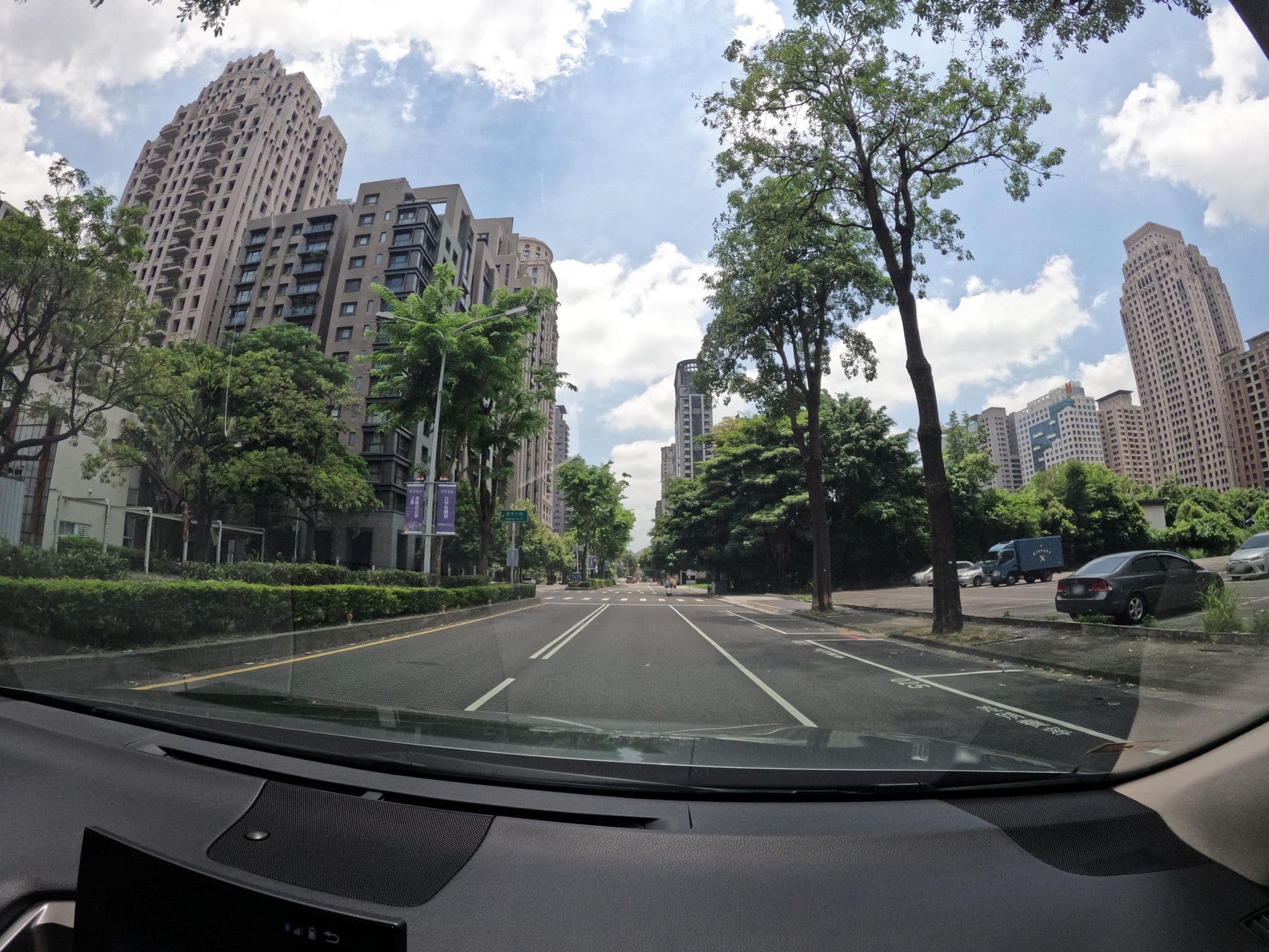 Street view near 春風汽車旅館(台中館), Taichung — © littlebtc (CC BY-SA · Mapillary)