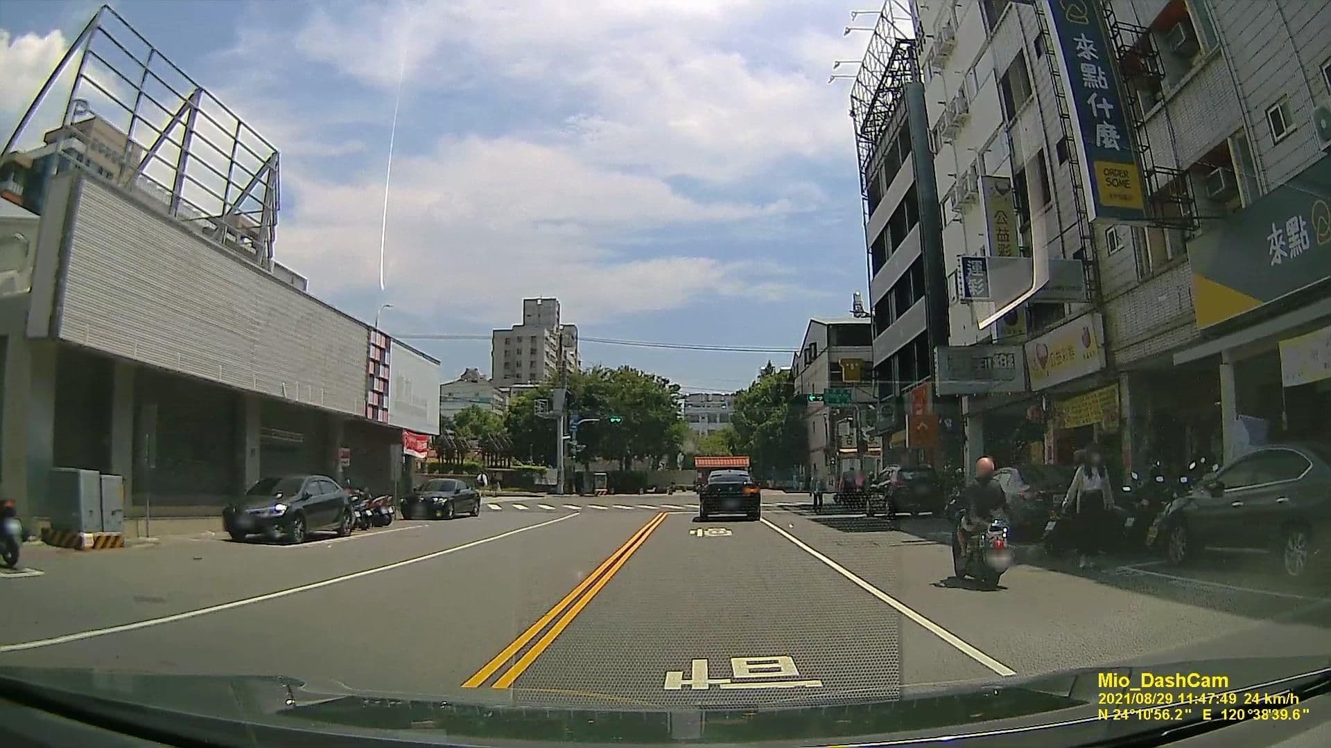 Street view near 我們有故事旅店, Taichung — © littlebtc (CC BY-SA · Mapillary)