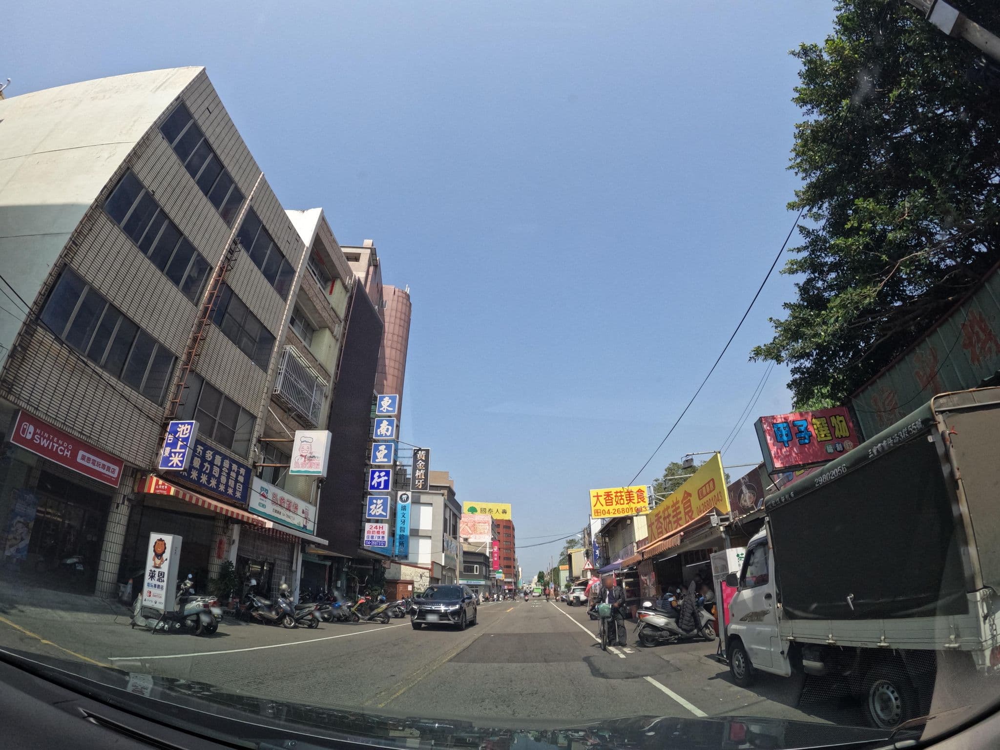 Street view near 東南亞旅社, Xizhou — © littlebtc (CC BY-SA · Mapillary)