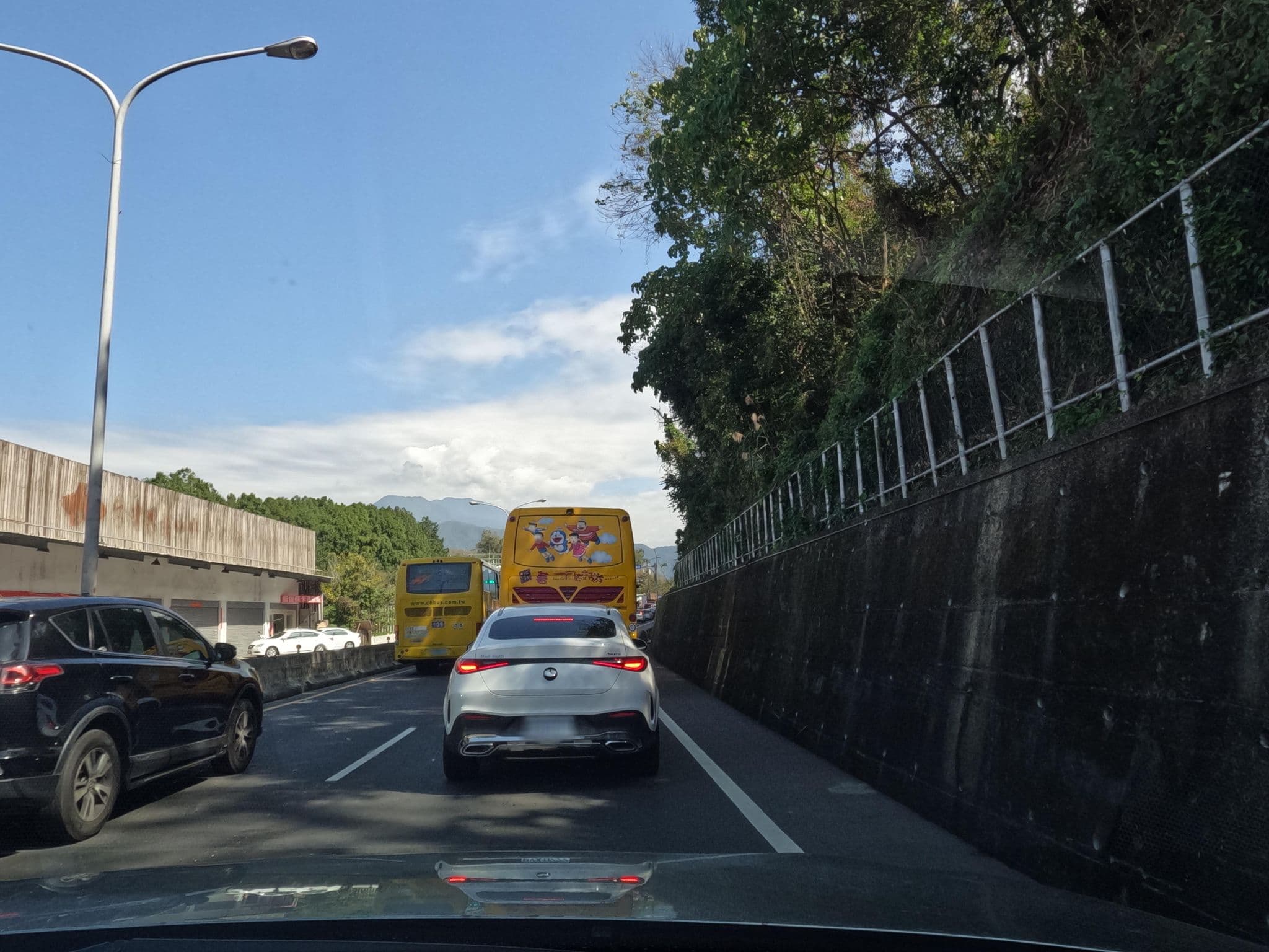 Street view near newer resort and spa, Puli — © littlebtc (CC BY-SA · Mapillary)
