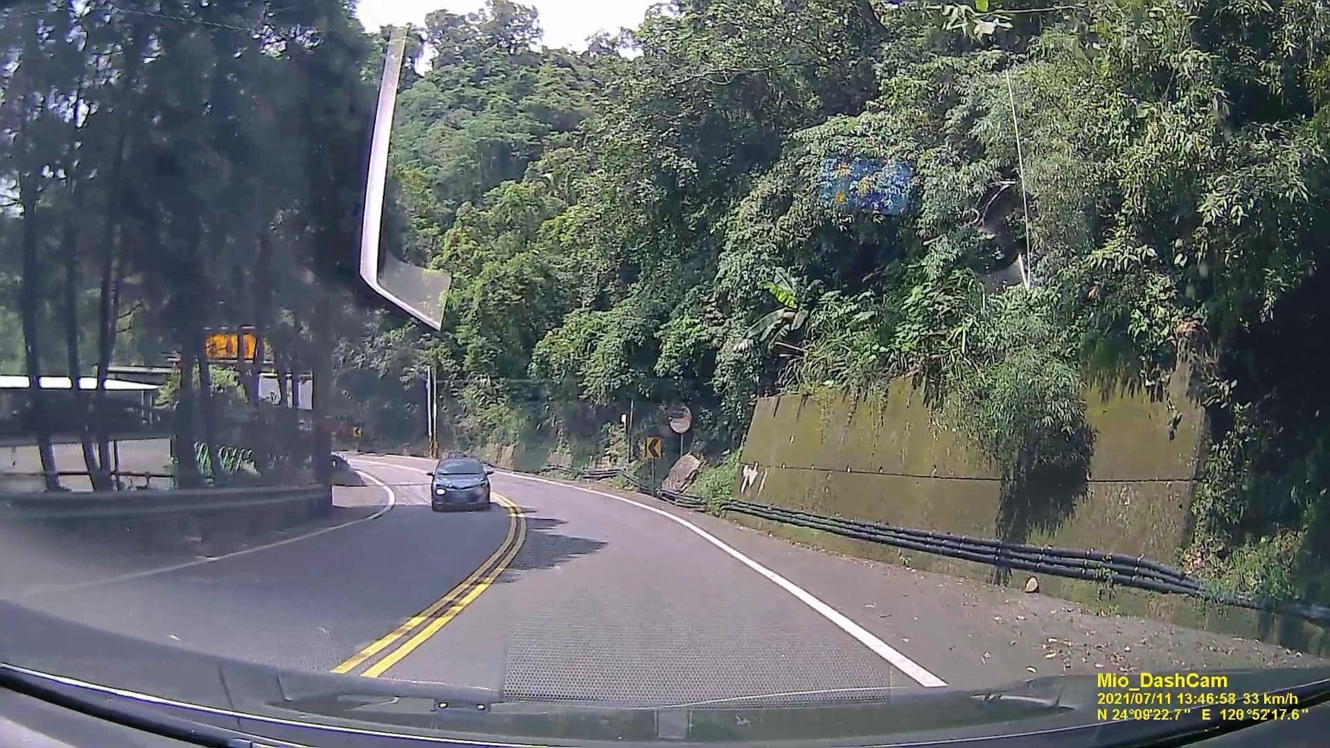 Street view near 水雲居, Taichung — © littlebtc (CC BY-SA · Mapillary)