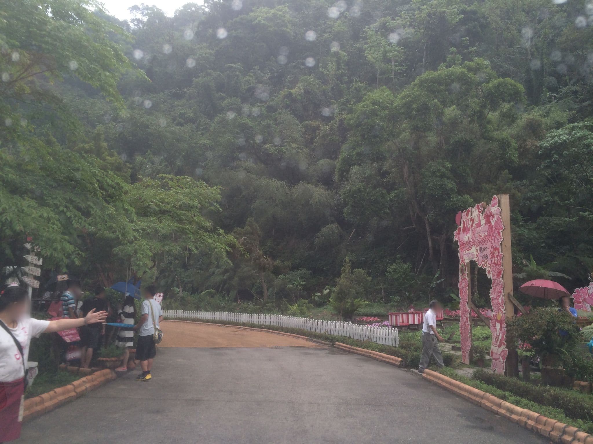 Street view near 安妮公主花園, Taichung — © pty11111 (CC BY-SA · Mapillary)