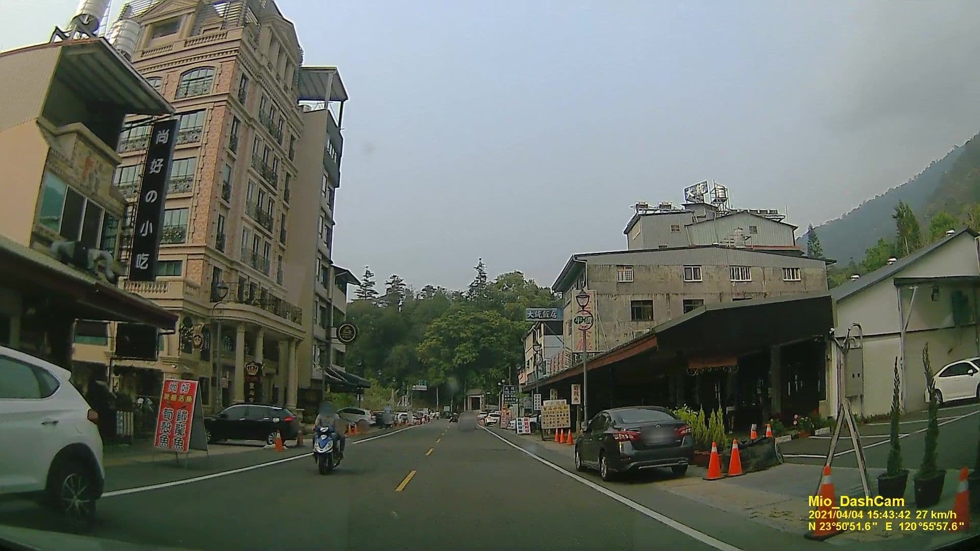 Street view near Queen Castle Hotel, Puli — © littlebtc (CC BY-SA · Mapillary)