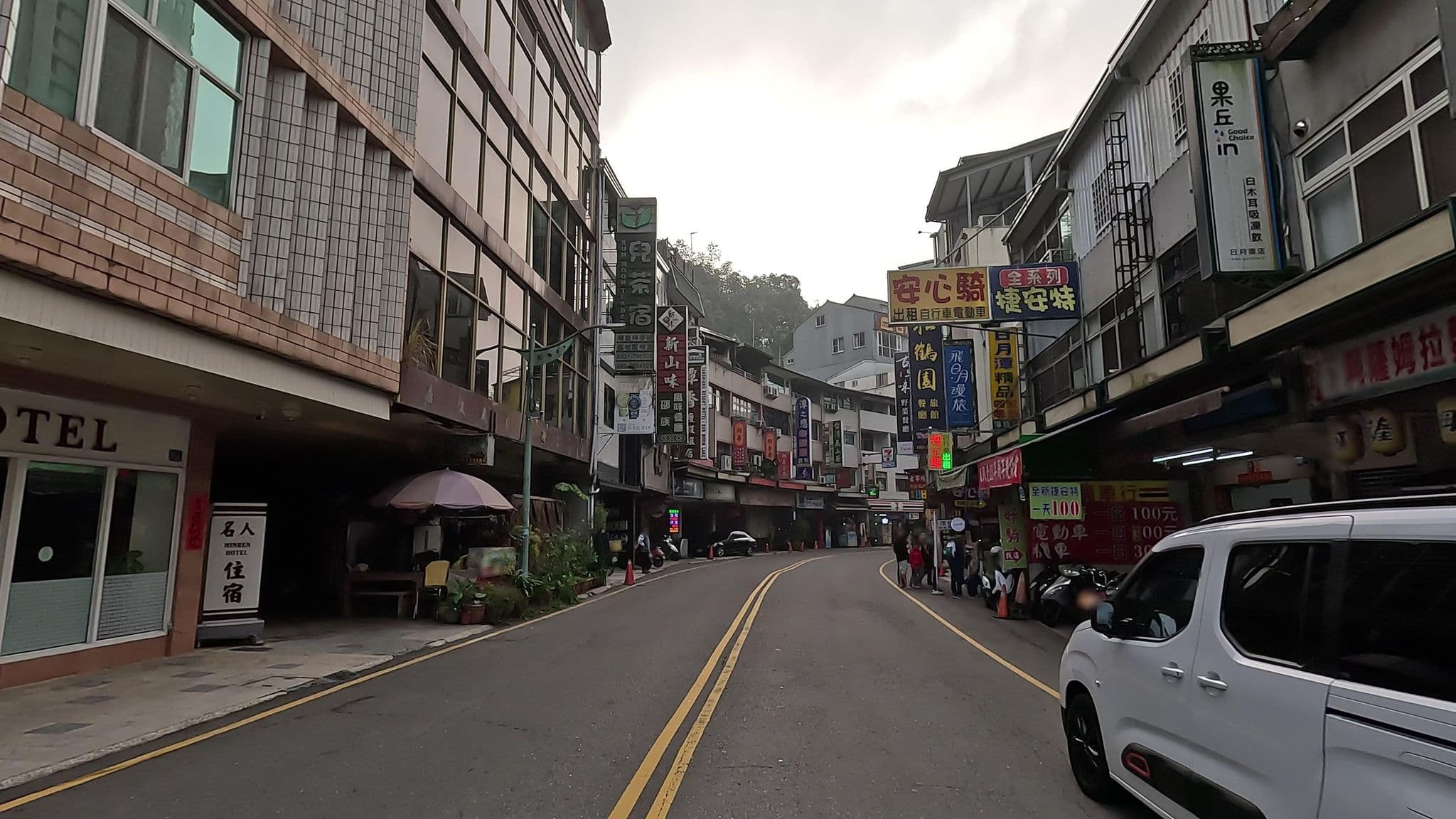 Street view near 名人大飯店, Puli — © WhiizU (CC BY-SA · Mapillary)