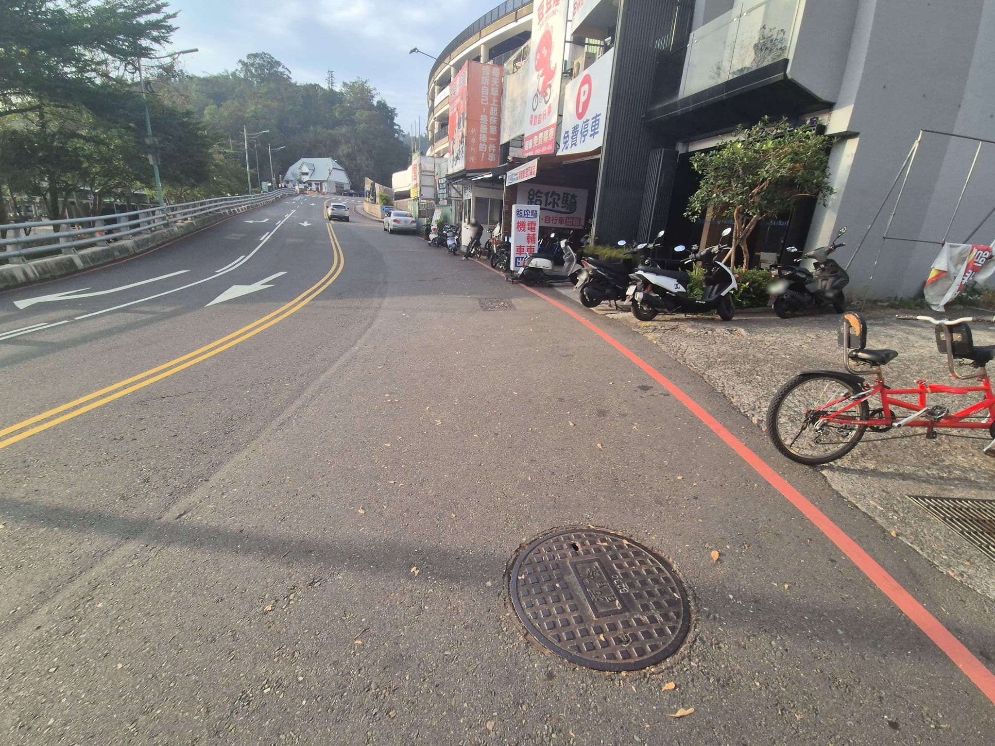 Street view near 日月潭建成民宿, Puli — © 889248032621297 (CC BY-SA · Mapillary)