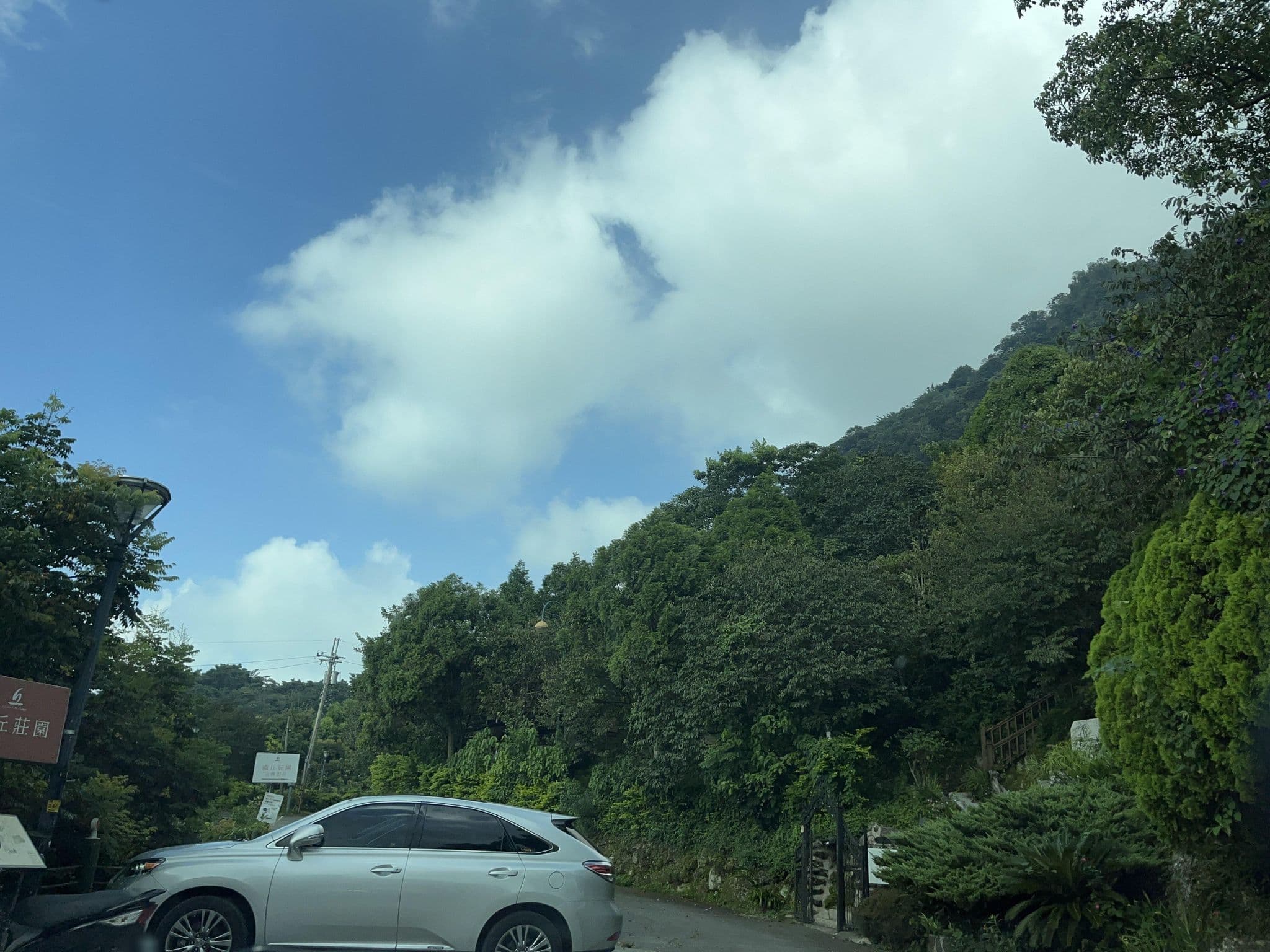 Street view near 法蝶渡假民宿, Taichung — © pty11111 (CC BY-SA · Mapillary)
