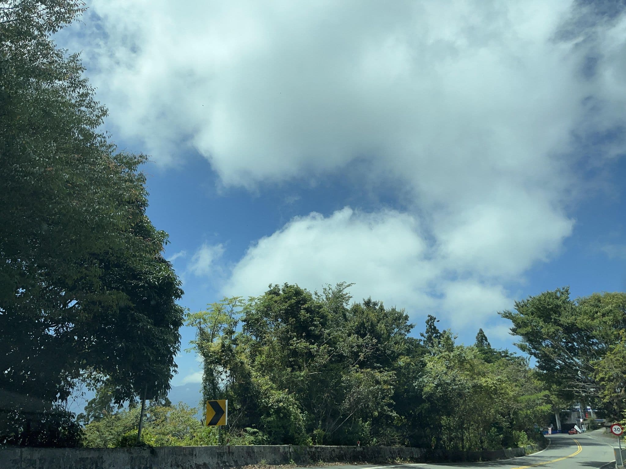 Street view near 御花園景觀山莊, Puli — © pty11111 (CC BY-SA · Mapillary)