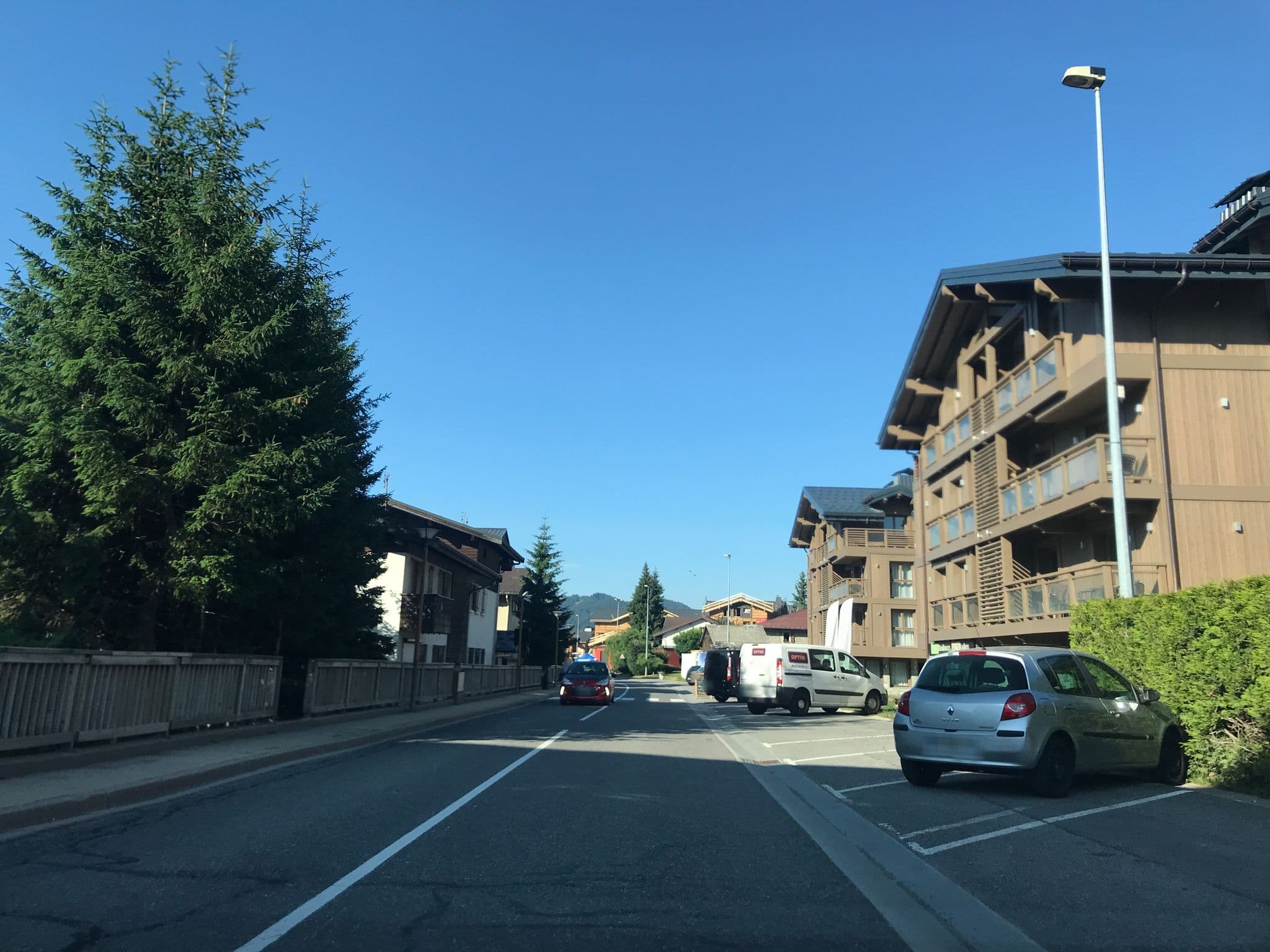Street view near Les Nivéoles, Les Gets — © pgiraud (CC BY-SA · Mapillary)