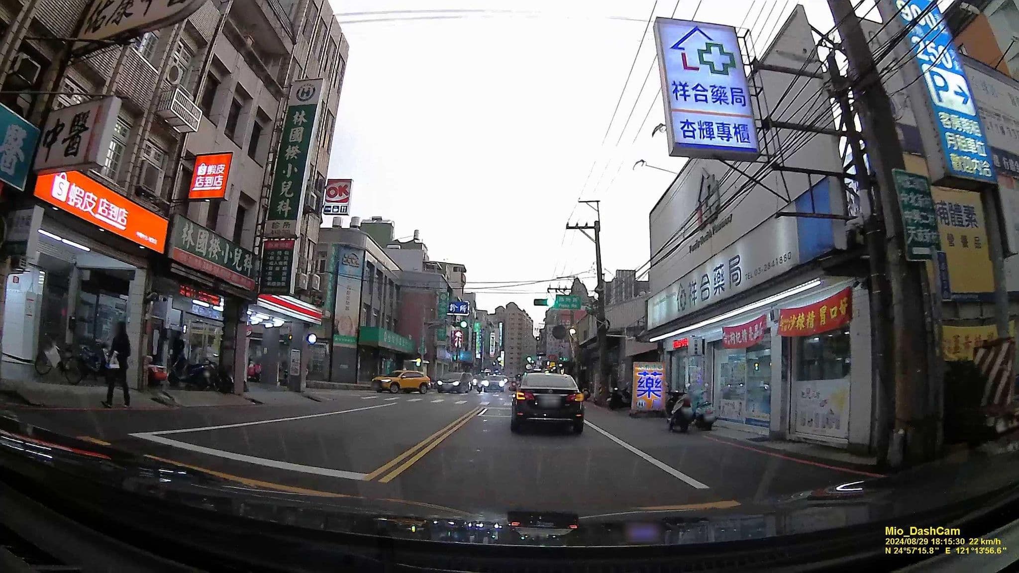 Street view near 峇里島汽車旅館, Neili — © hcyen (CC BY-SA · Mapillary)