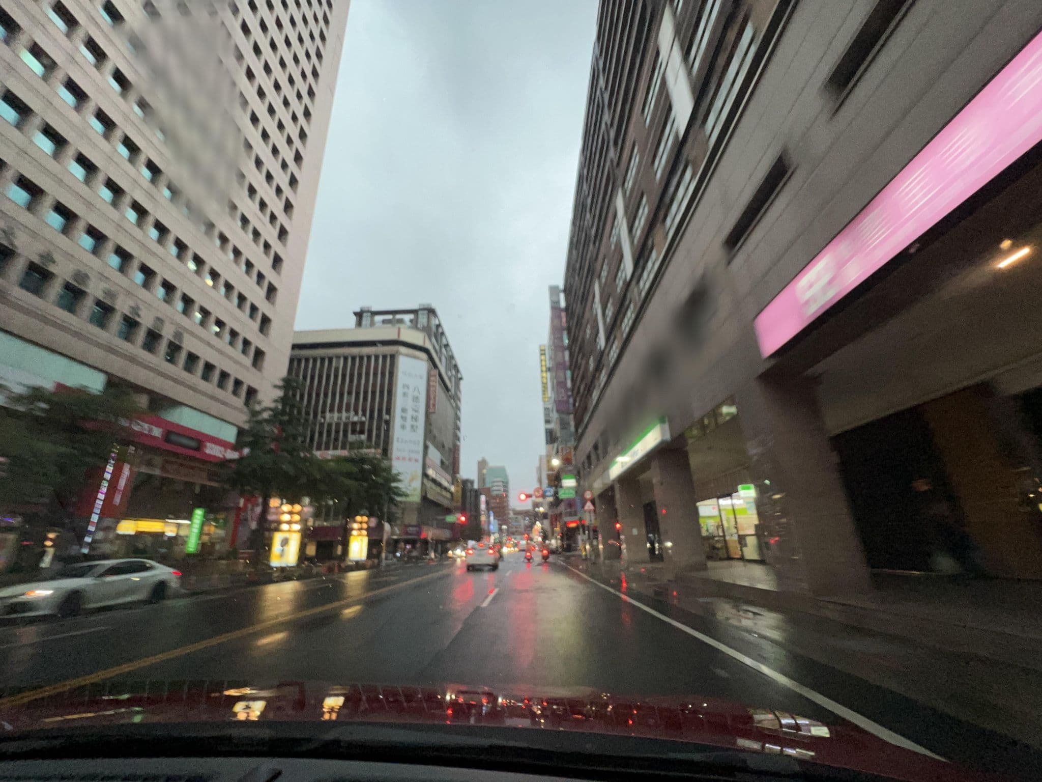 Street view near 桃花園飯店, Taoyuan — © irvinfly (CC BY-SA · Mapillary)