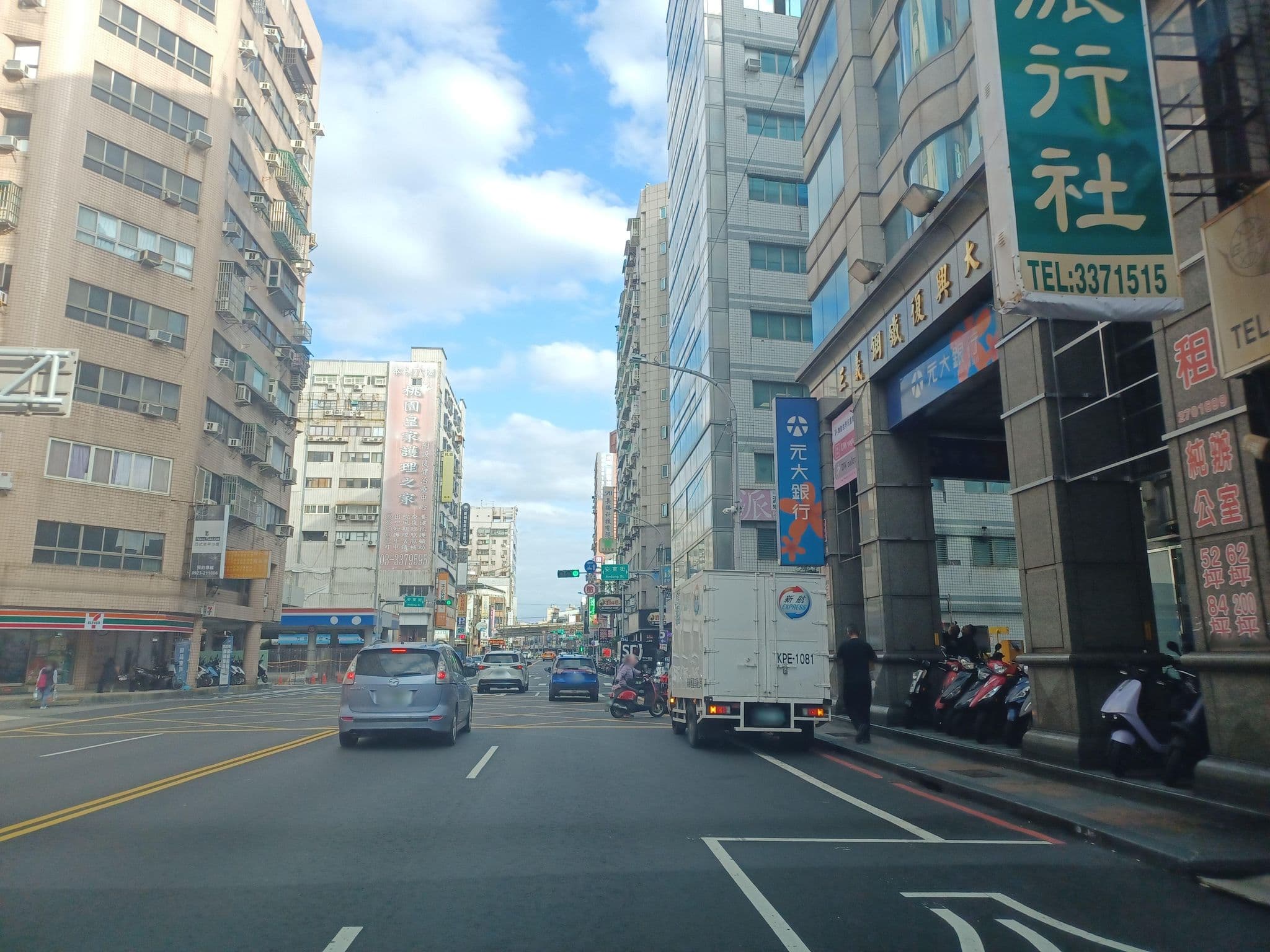 Street view near 金豪麗ビジネスホテル, Taoyuan — © lisbethw1130 (CC BY-SA · Mapillary)