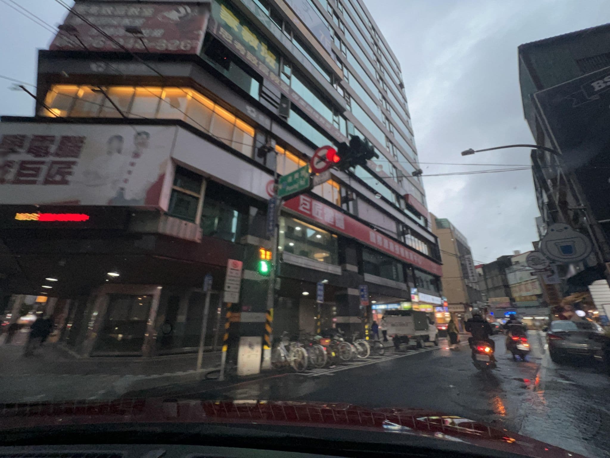 Street view near room 331, Taoyuan — © irvinfly (CC BY-SA · Mapillary)