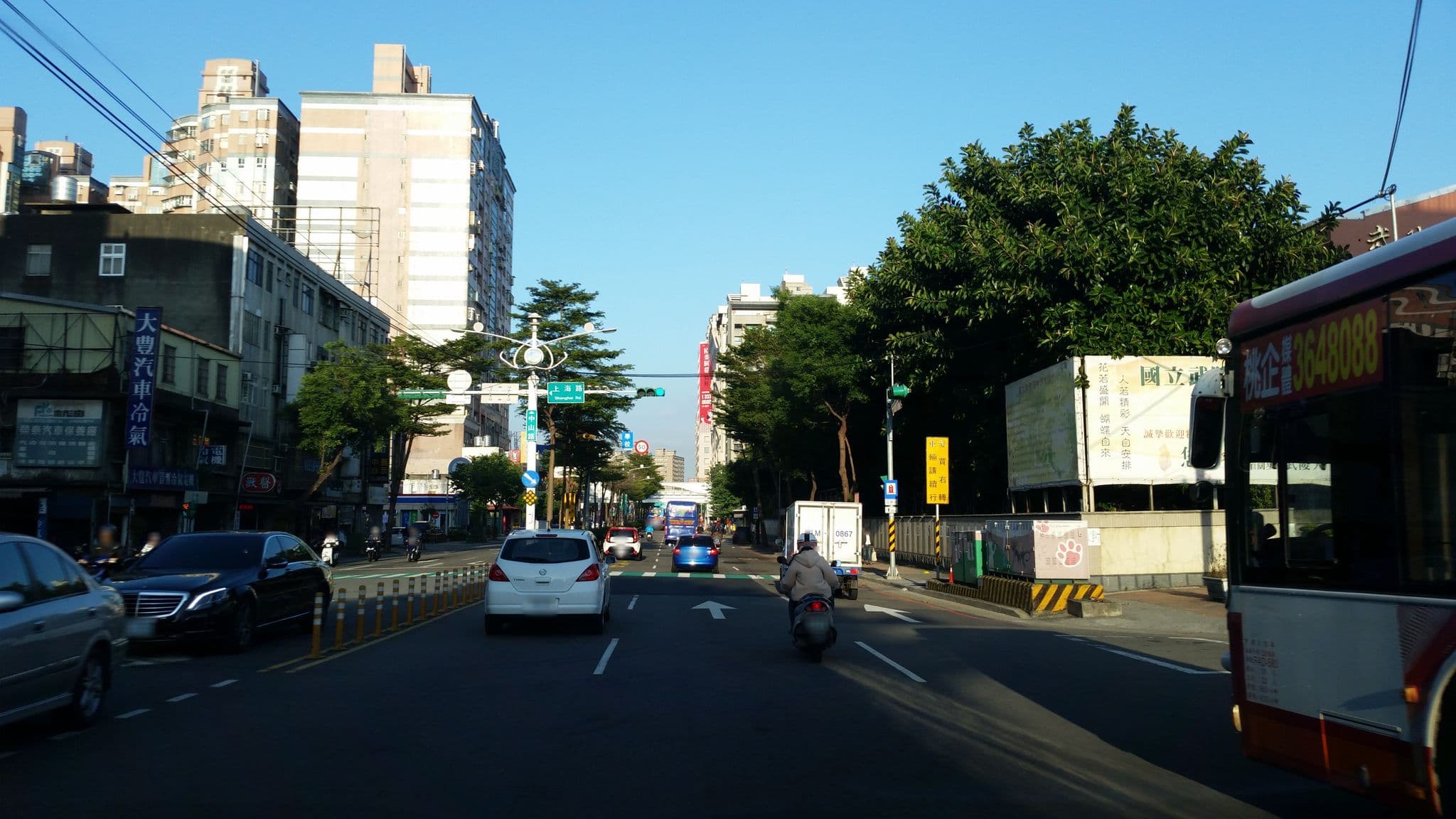 Street view near 모닝타이완 타오위안점, Taoyuan — © andylin (CC BY-SA · Mapillary)