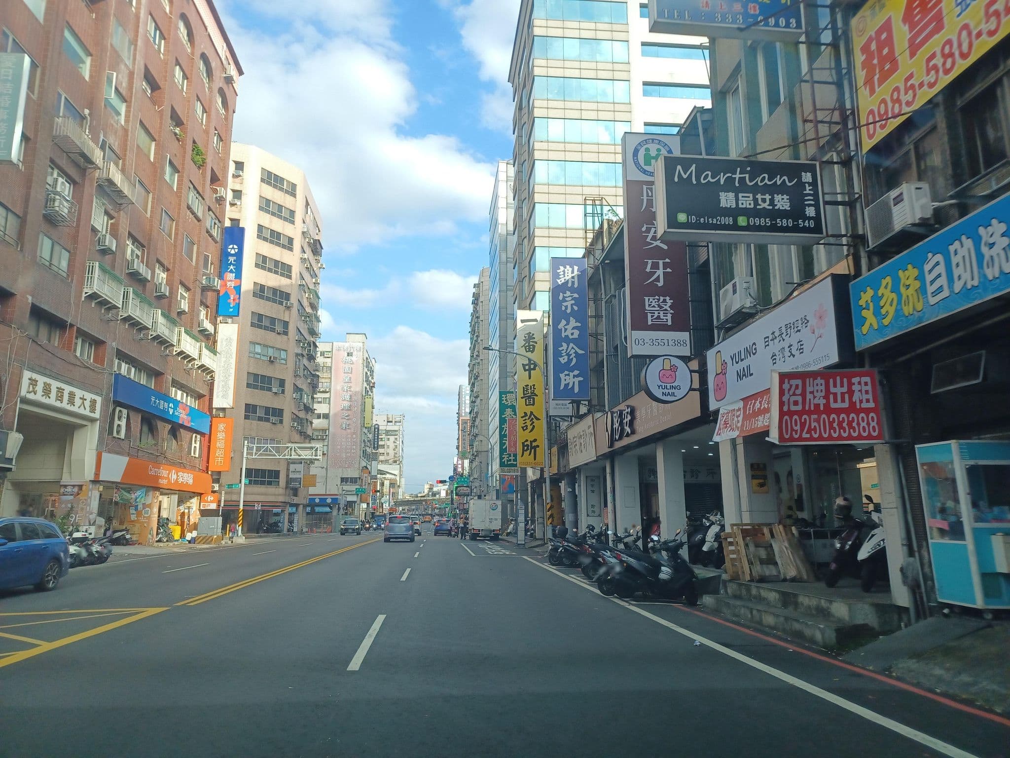 Street view near 戀之巢雷射電腦旅館, Taoyuan — © lisbethw1130 (CC BY-SA · Mapillary)