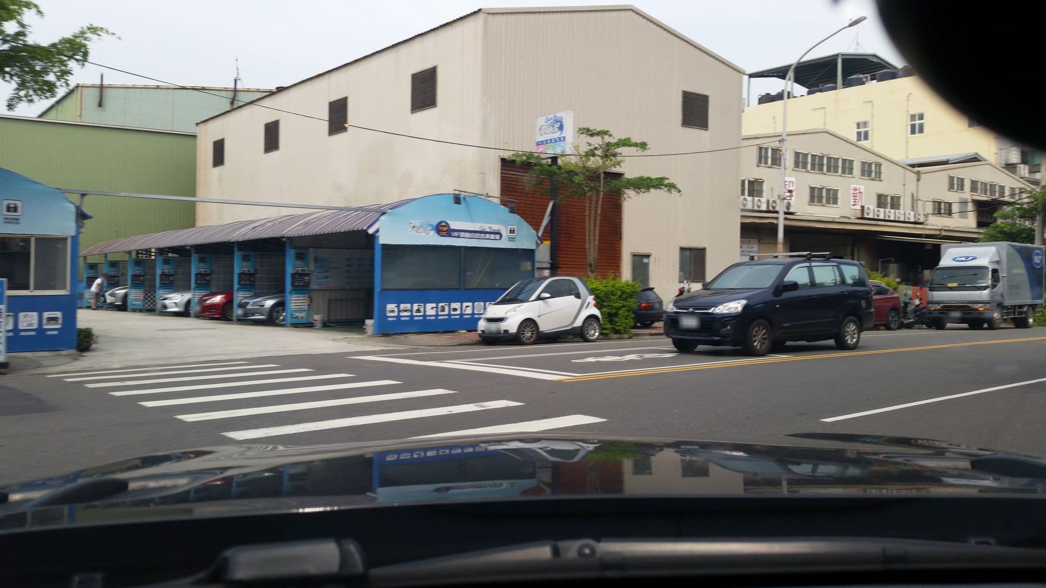 Street view near 秘密花園汽車旅館, Taoyuan — © andylin (CC BY-SA · Mapillary)