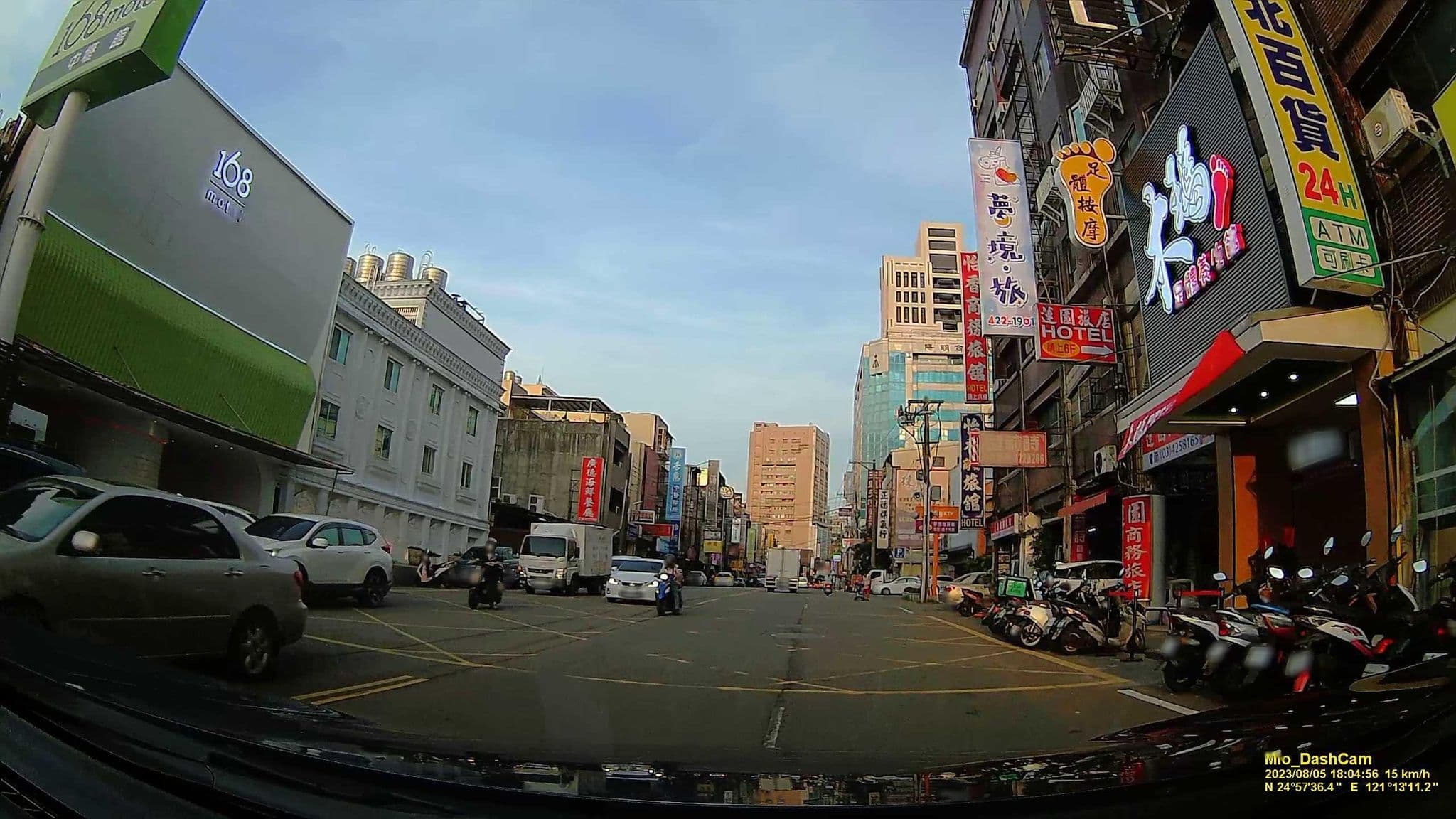 Street view near 怡香賓館, Neili — © hcyen (CC BY-SA · Mapillary)