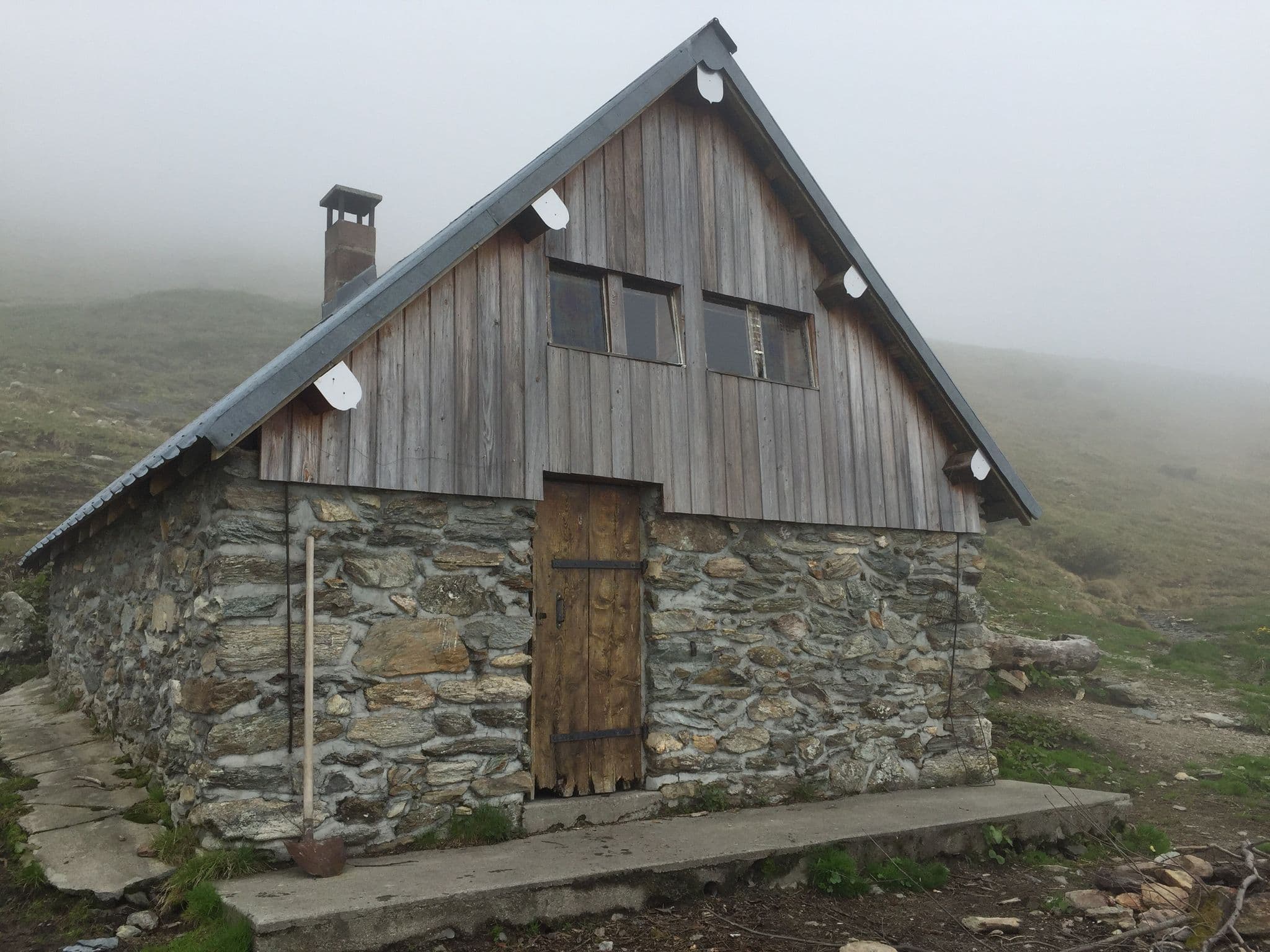 Street view near Refuge des Platières, Saint-Rémy-de-Maurienne — © pgiraud (CC BY-SA · Mapillary)