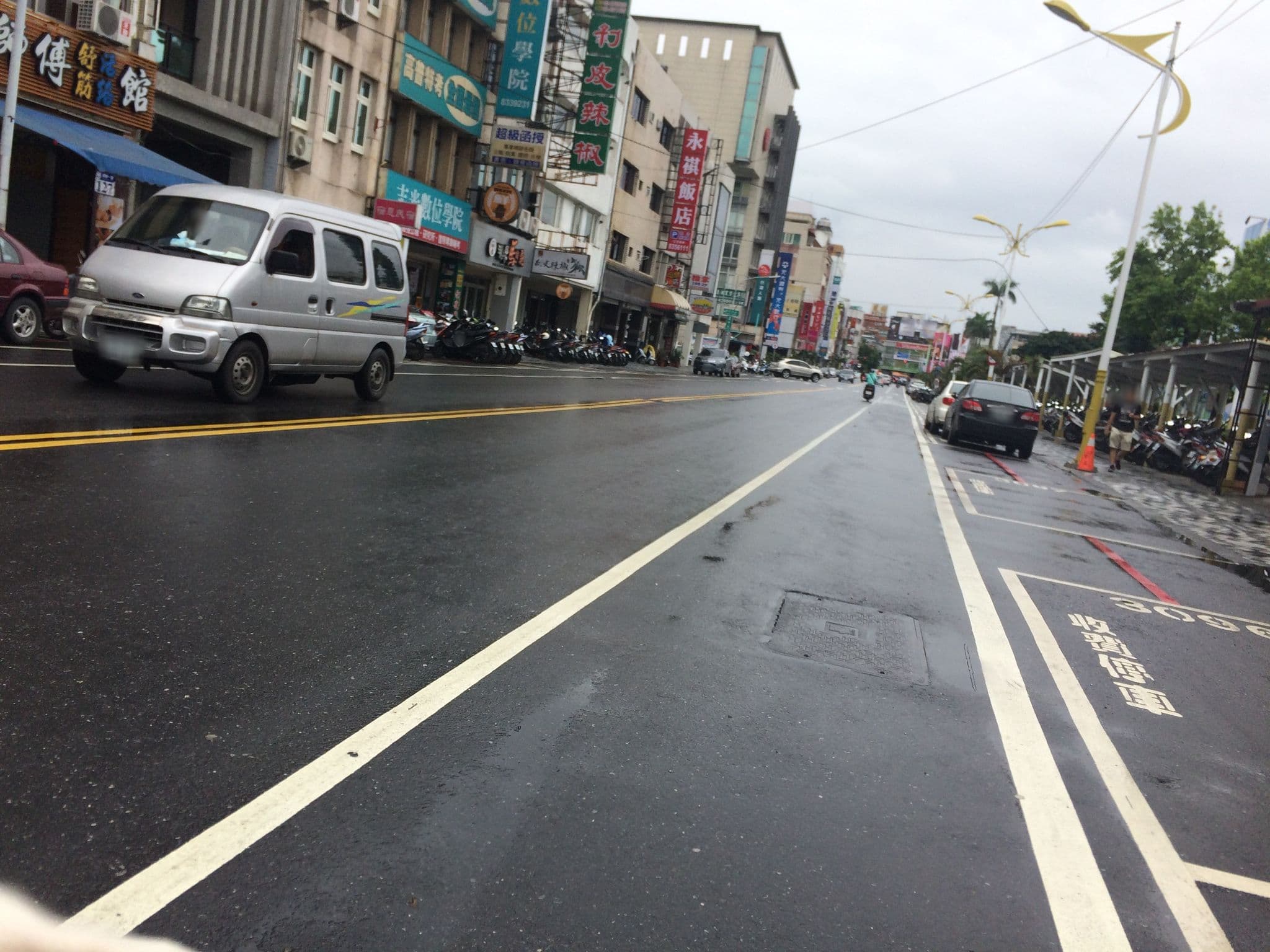 Street view near World Inn, Hualien City — © shangkuanlc (CC BY-SA · Mapillary)