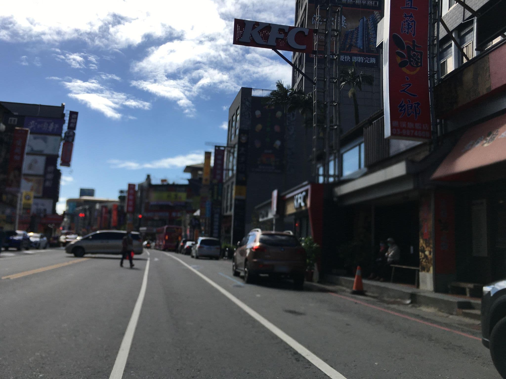 Street view near 麒麟太子大飯店, Yilan — © ChenJJ (CC BY-SA · Mapillary)