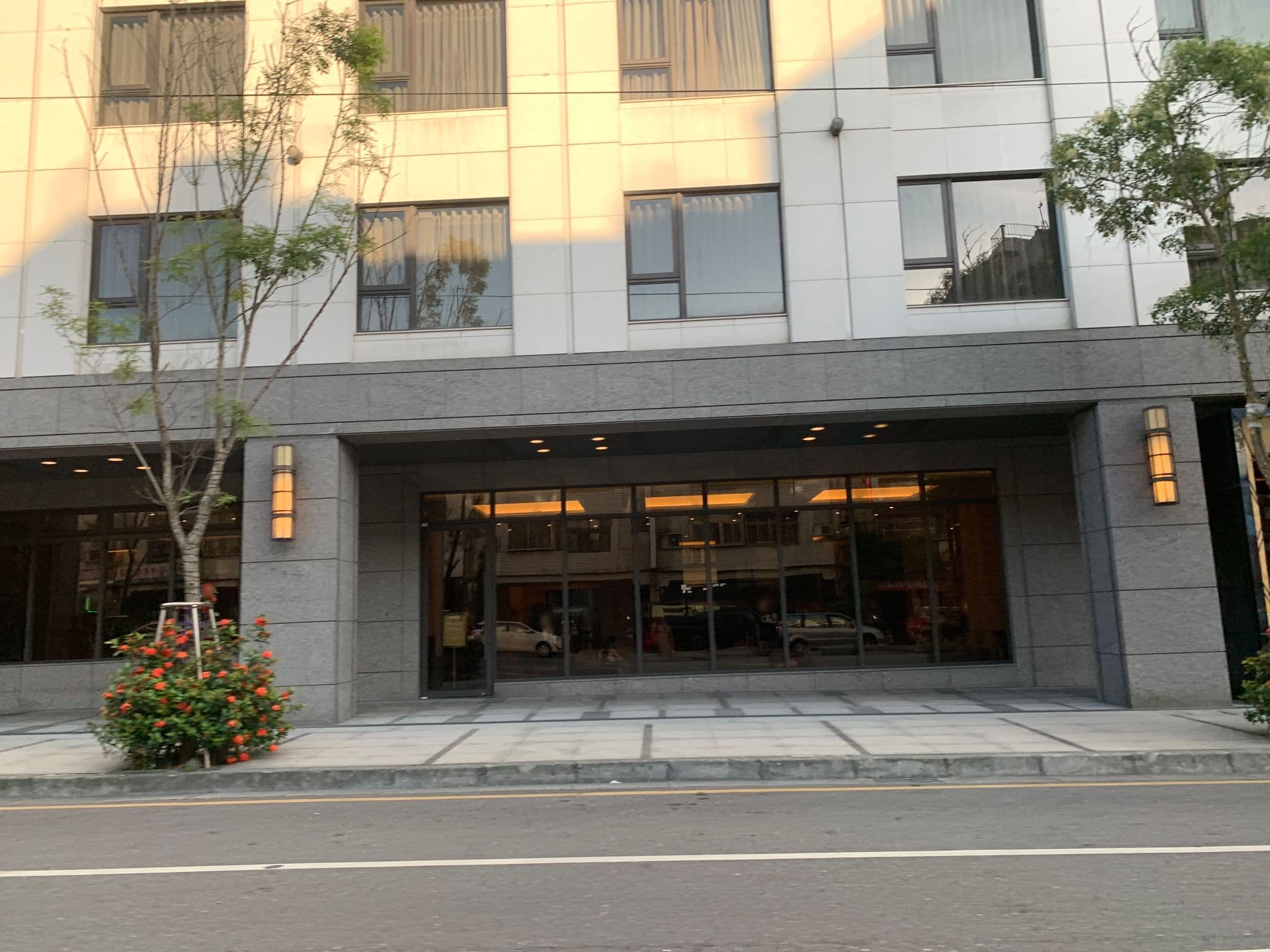 Street view near 煙波大飯店 Lakeshore Hotel, Hualien City — © gmc (CC BY-SA · Mapillary)