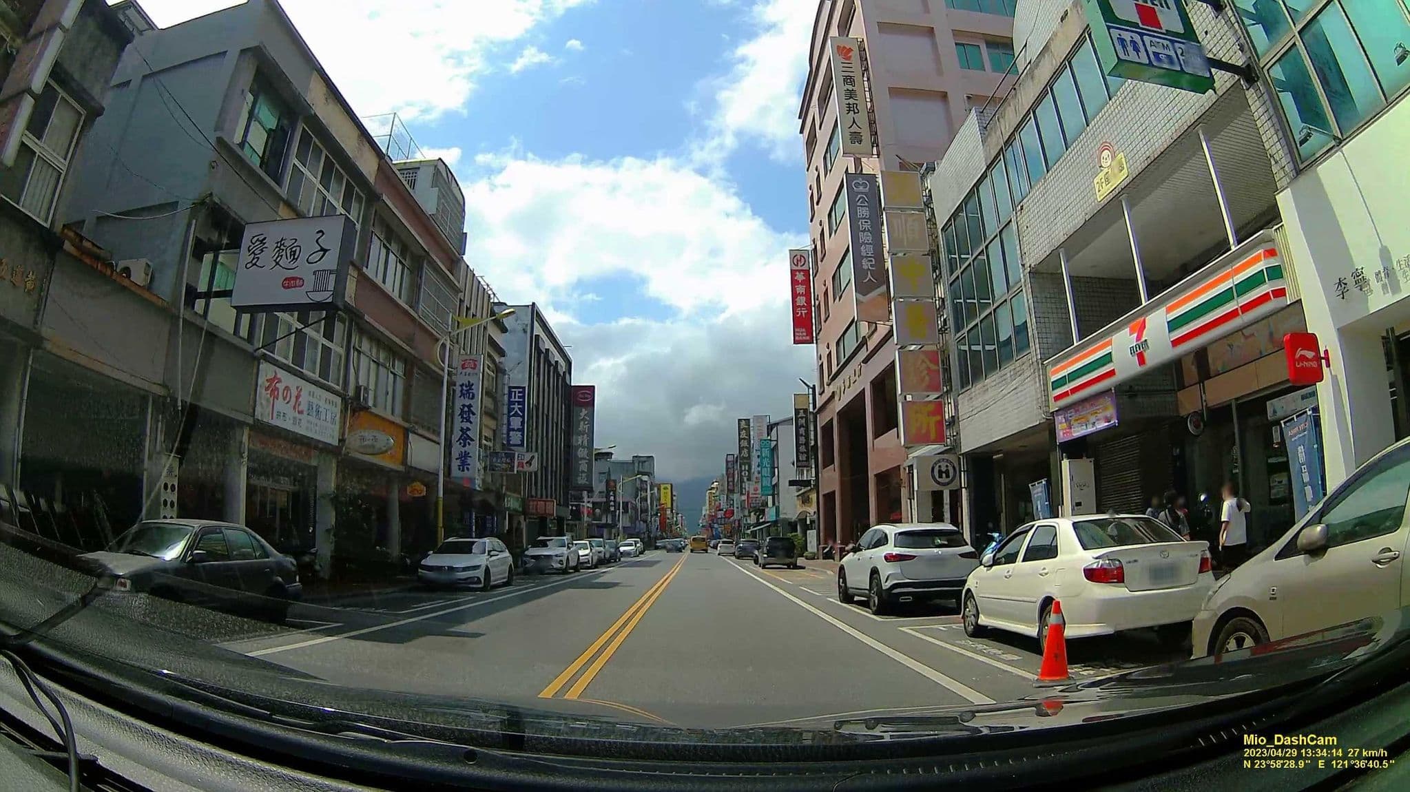 Street view near 五洲商務旅館, Hualien City — © hcyen (CC BY-SA · Mapillary)