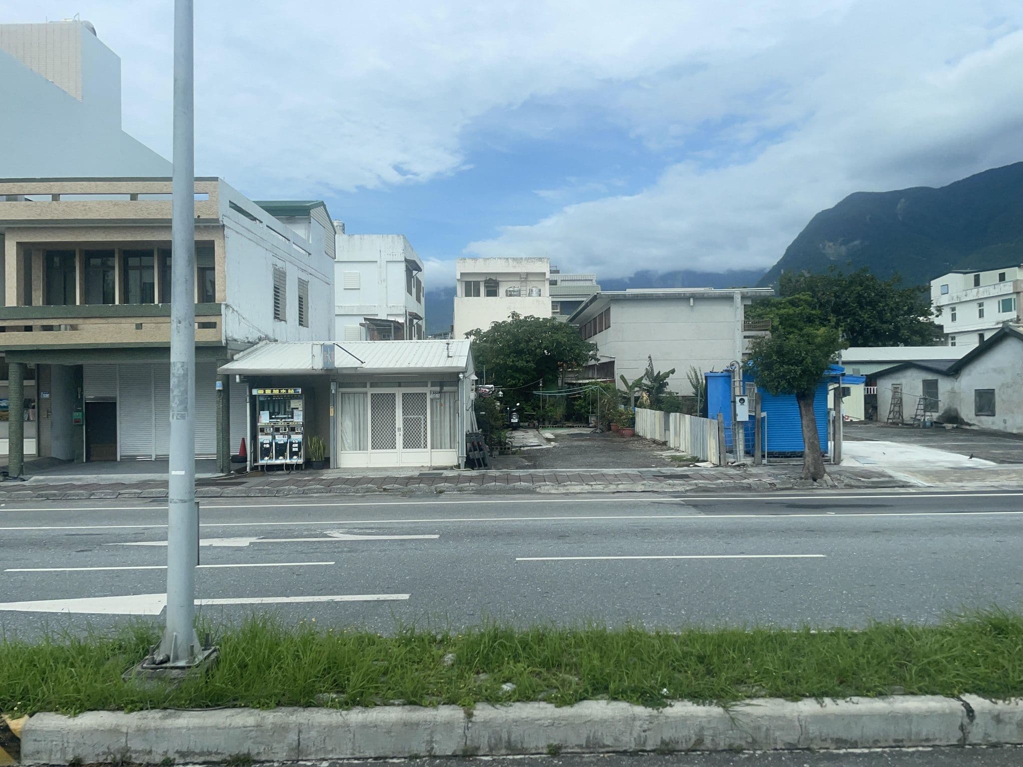 Street view near 挪亞民宿, Hualien City — © ChenJJ (CC BY-SA · Mapillary)