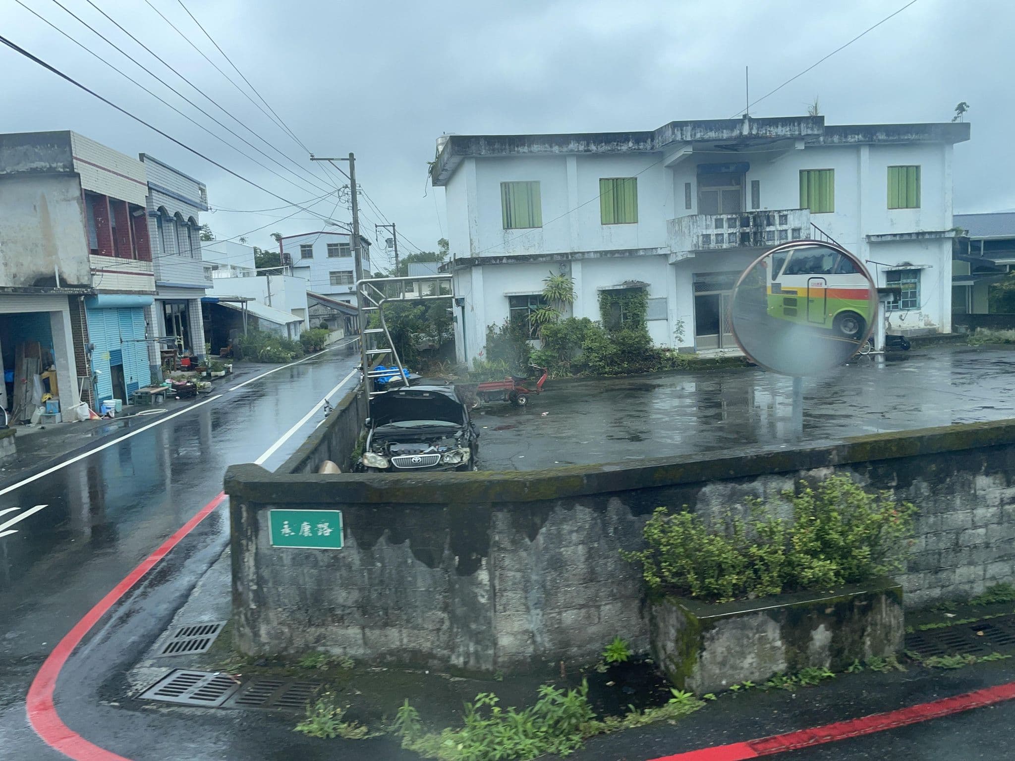 Street view near 平林民宿, Hualien City — © ChenJJ (CC BY-SA · Mapillary)