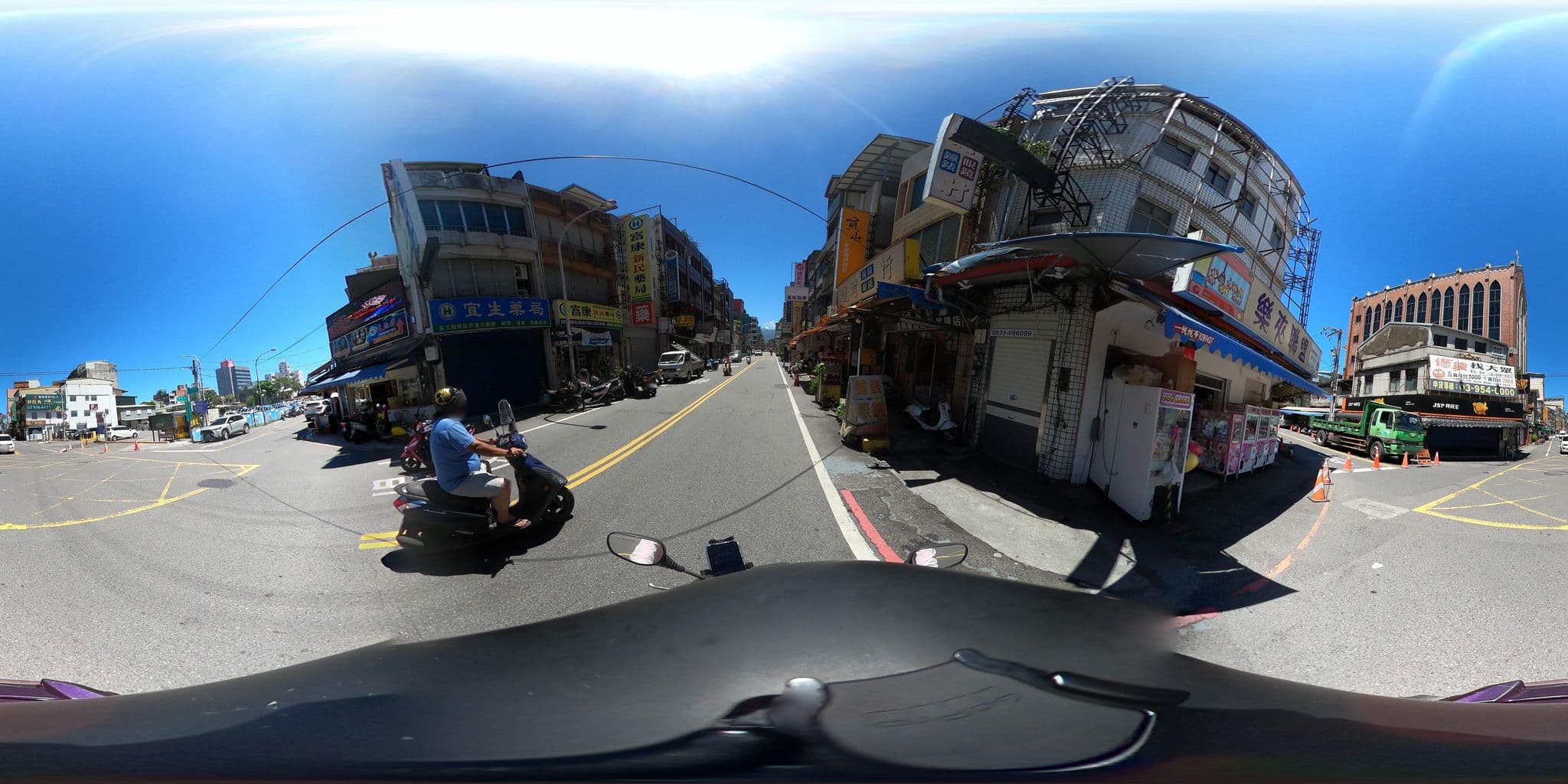 Street view near 星鑽大飯店, Yilan — © lisbethw1130 (CC BY-SA · Mapillary)