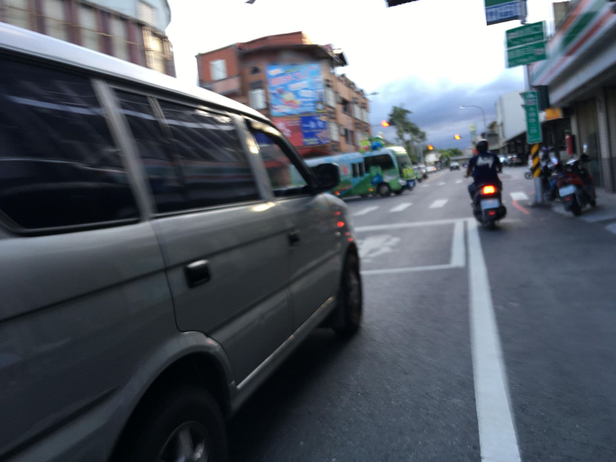 Street view near 羅東背包客星球 Backpacker’s Planet, Yilan — © ChenJJ (CC BY-SA · Mapillary)