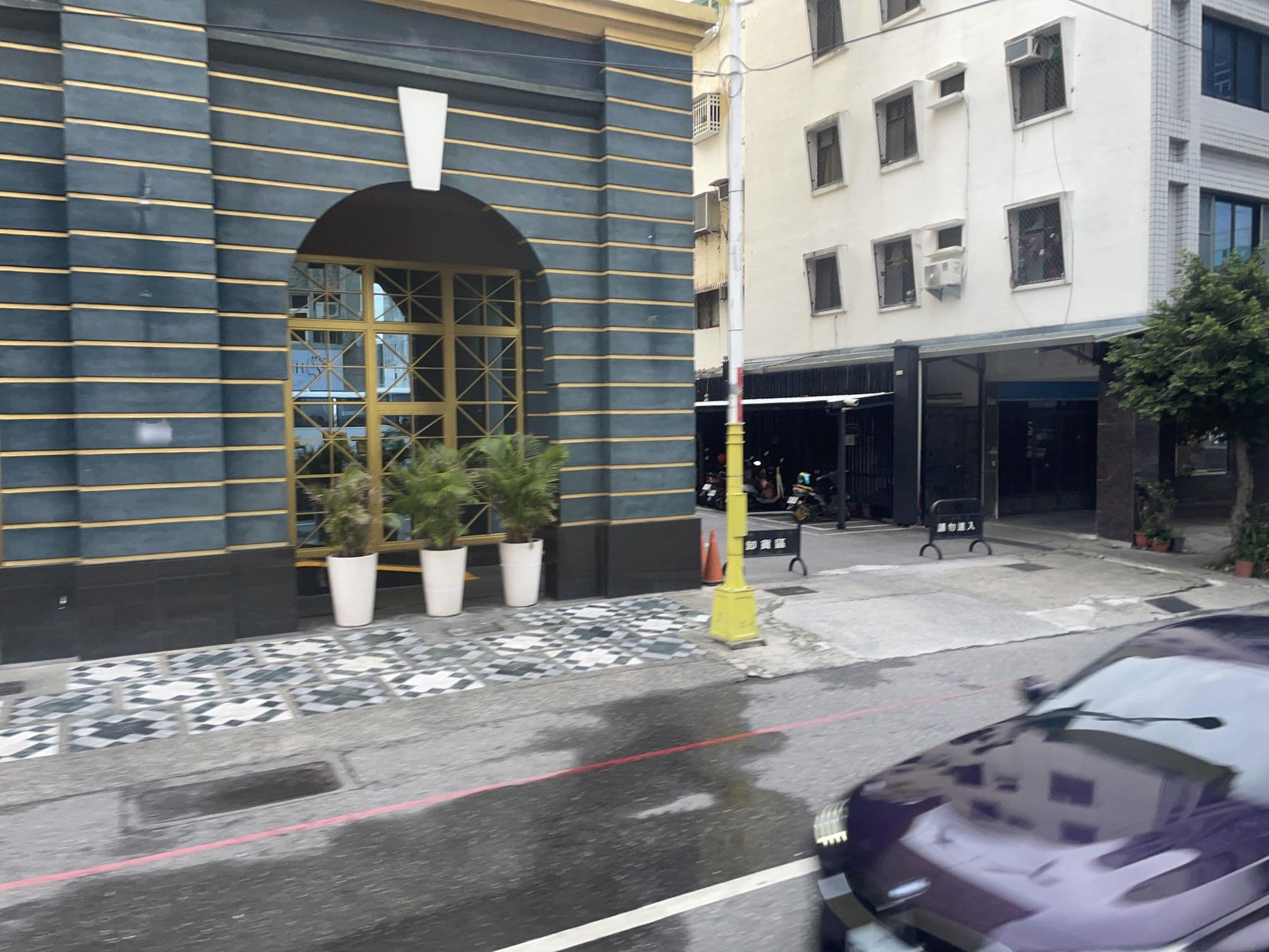 Street view near 合歡大飯店, Hualien City — © ChenJJ (CC BY-SA · Mapillary)