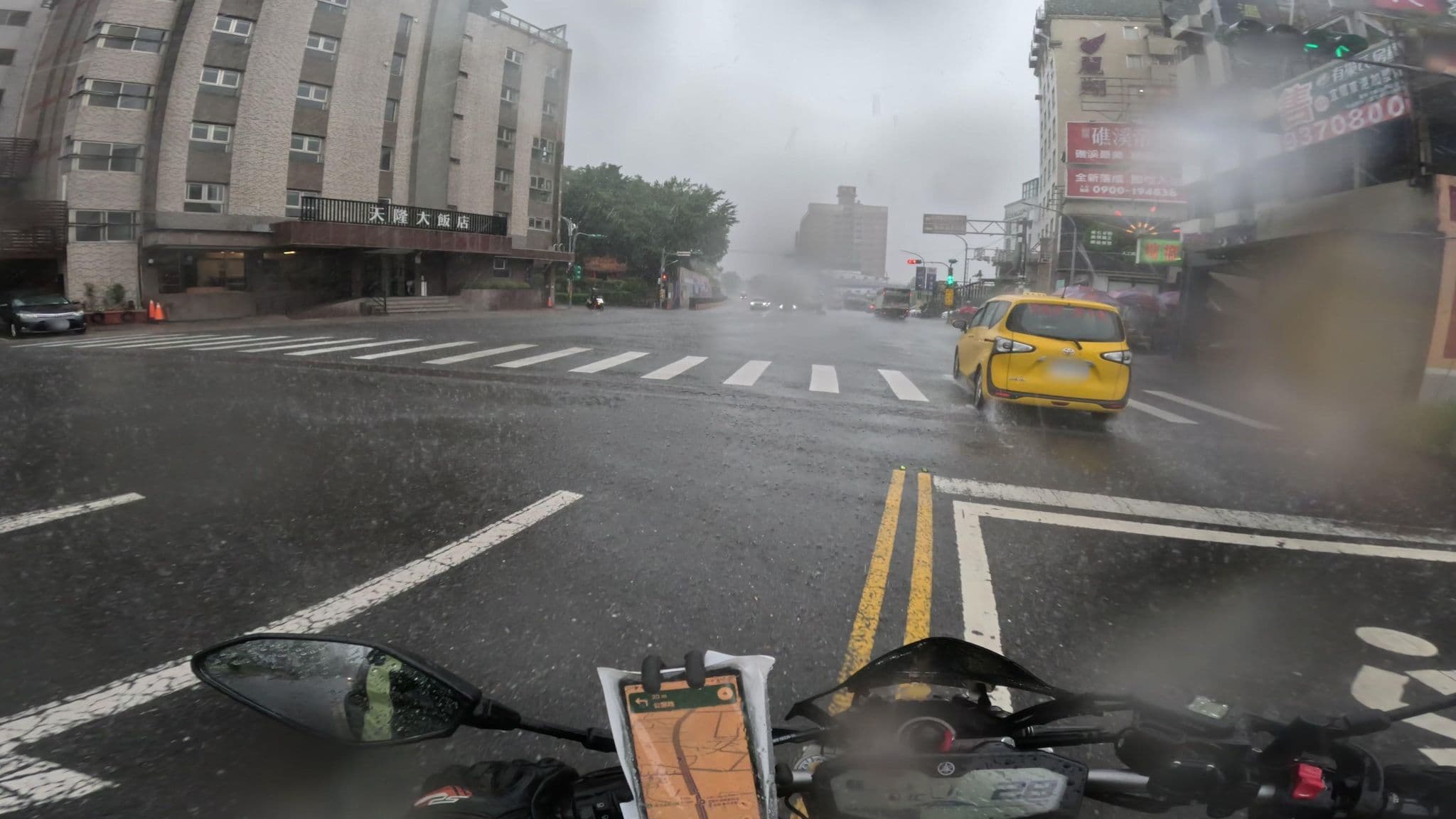 Street view near 天隆大飯店 Tian Long Hotel, Yilan — © komali2 (CC BY-SA · Mapillary)