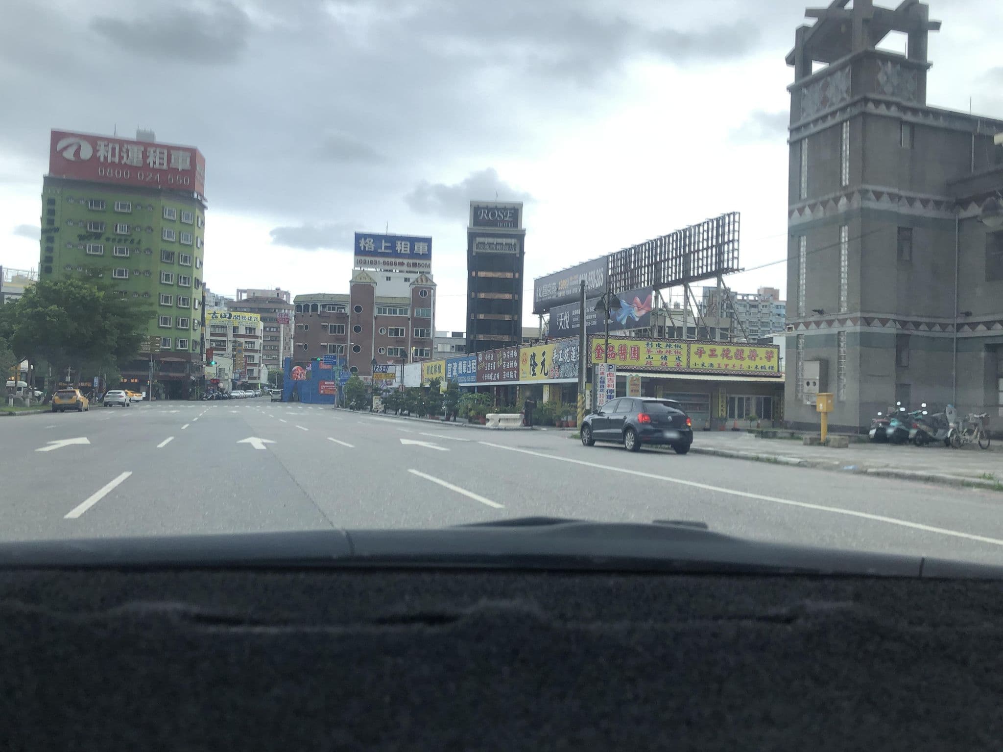 Street view near Taiwan Panda Hotel, Hualien City — © monica_migu (CC BY-SA · Mapillary)
