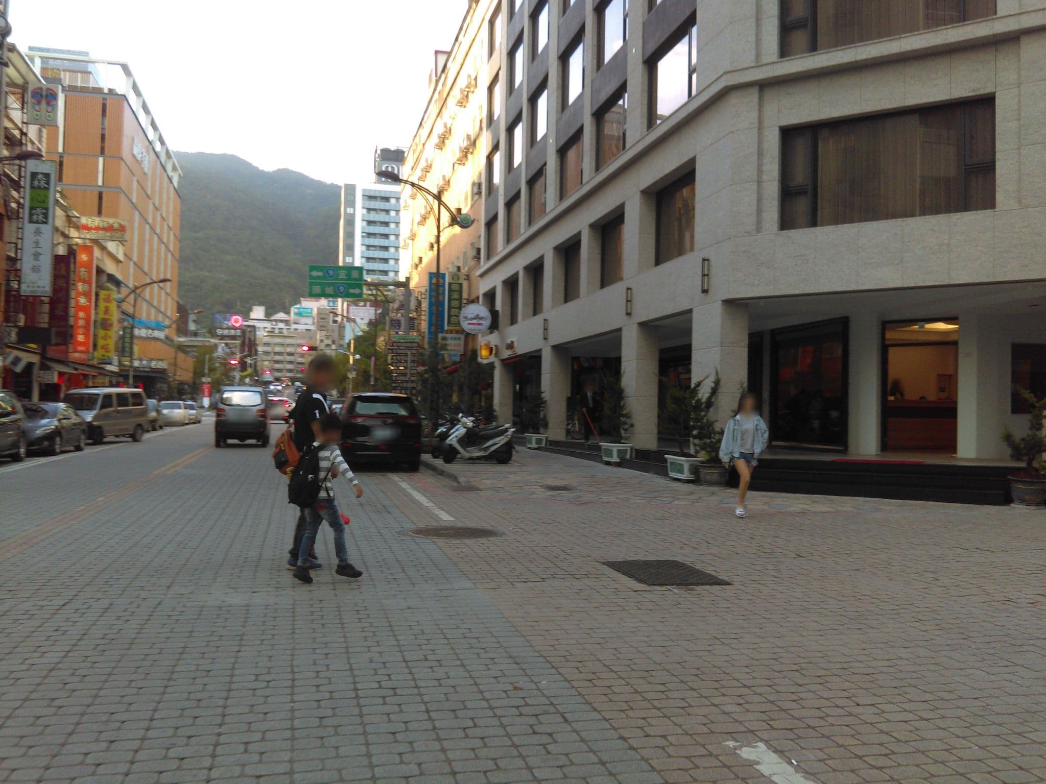 Street view near Fairytale Yi Su Hotspring Hotel, Yilan — © liping (CC BY-SA · Mapillary)
