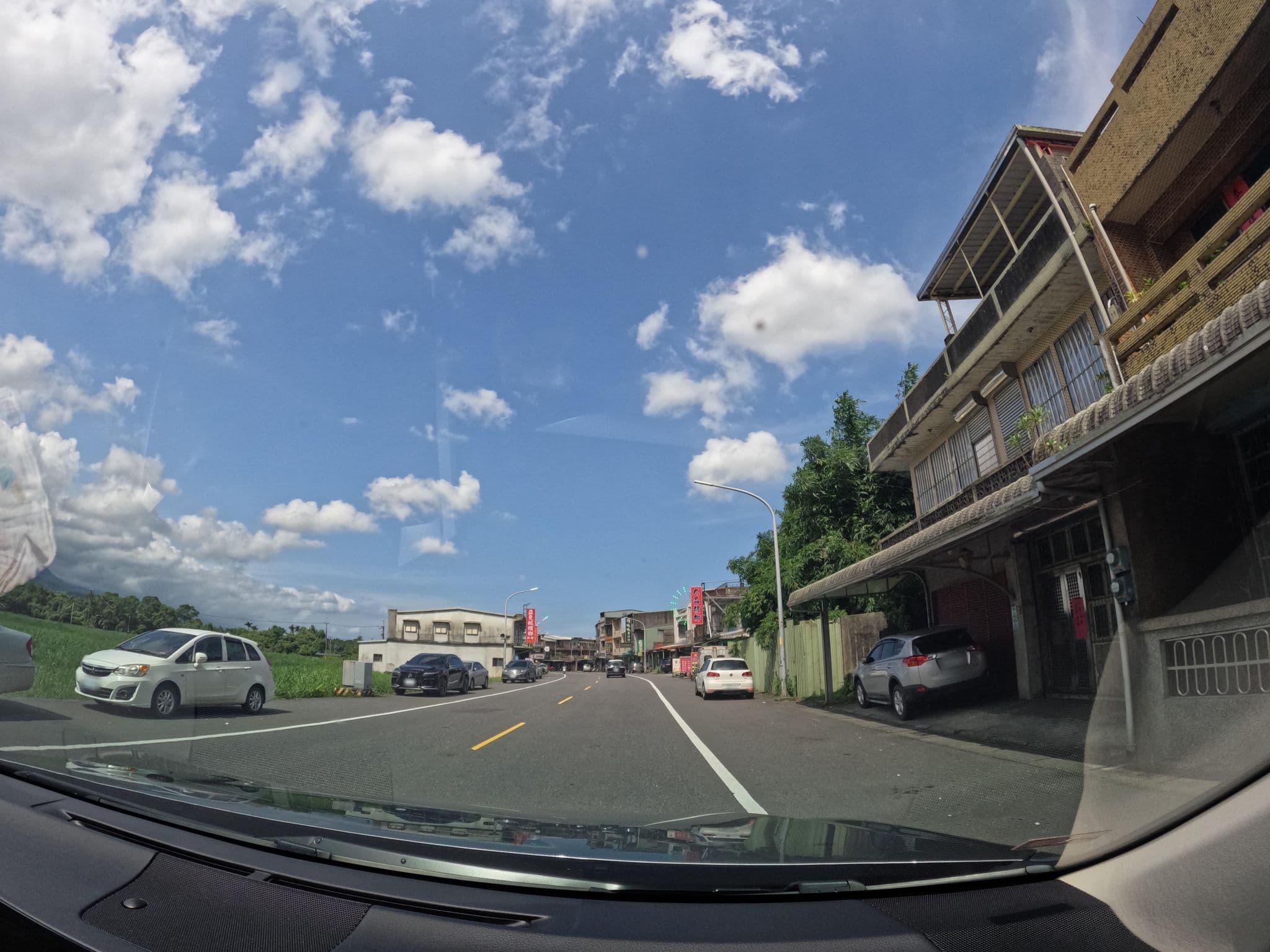 Street view near WenYaQuan Hotel, Yilan — © littlebtc (CC BY-SA · Mapillary)