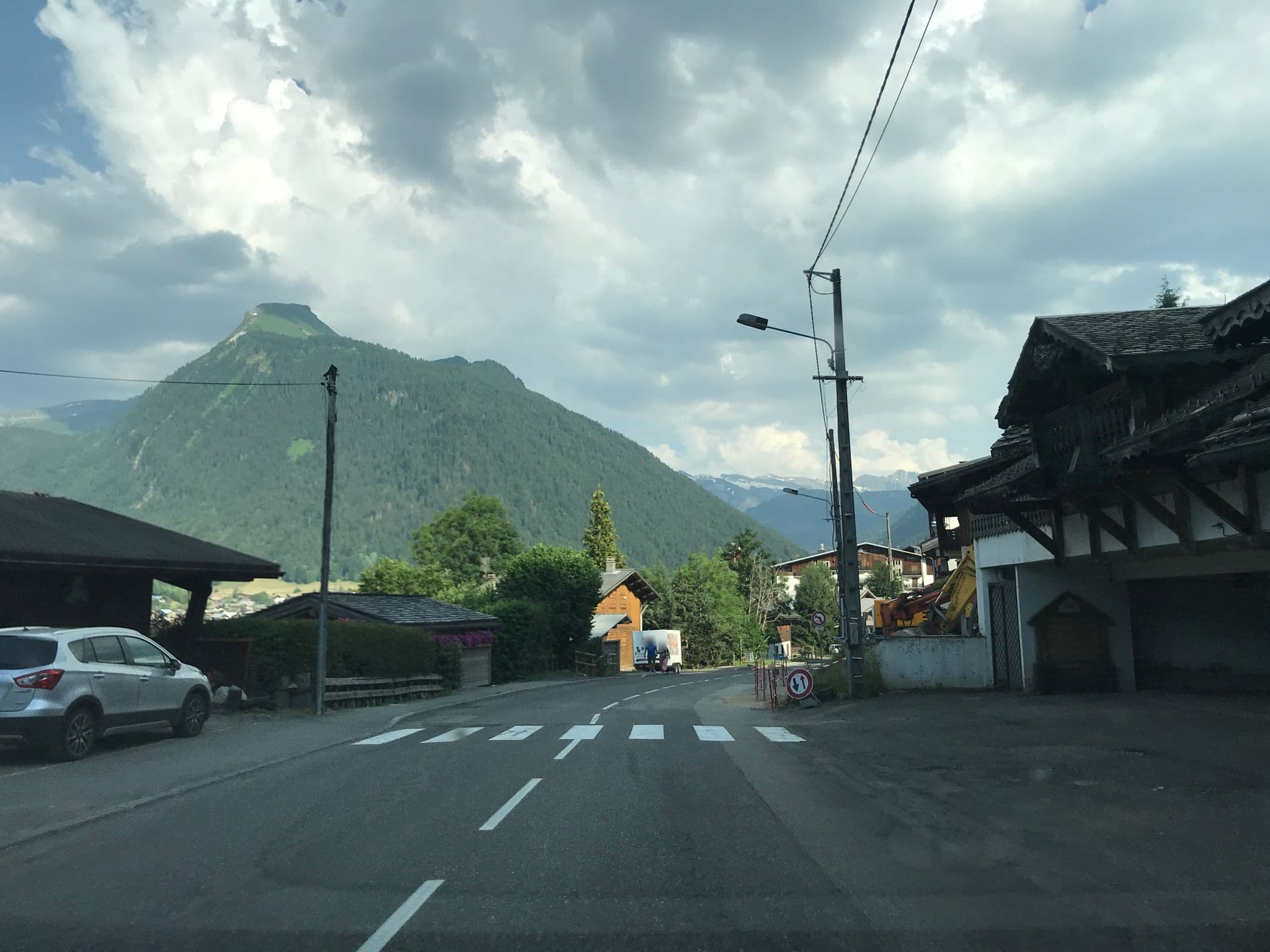 Street view near La Renardière, Morzine