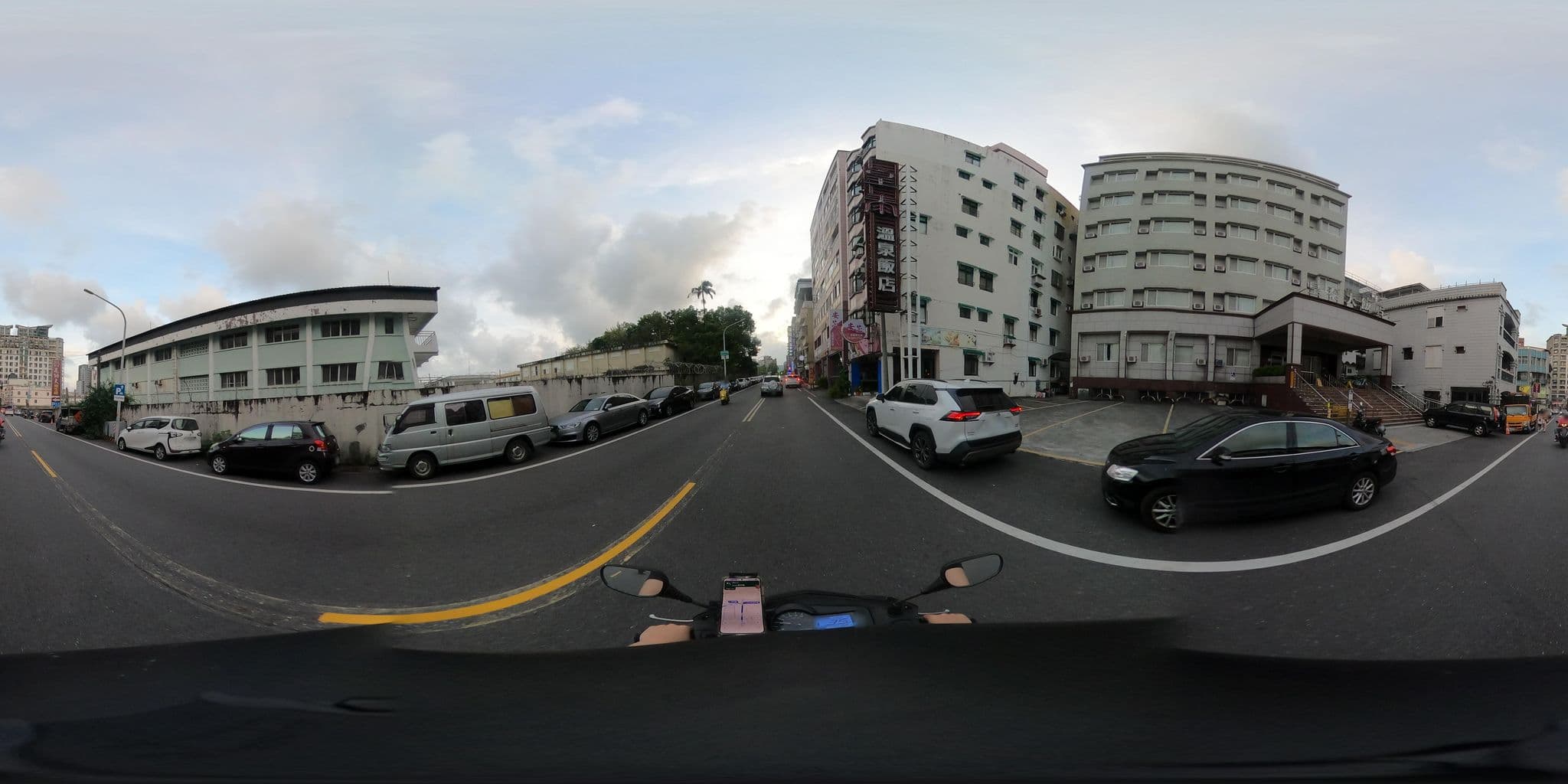 Street view near 皇泰大飯店, Yilan — © lisbethw1130 (CC BY-SA · Mapillary)