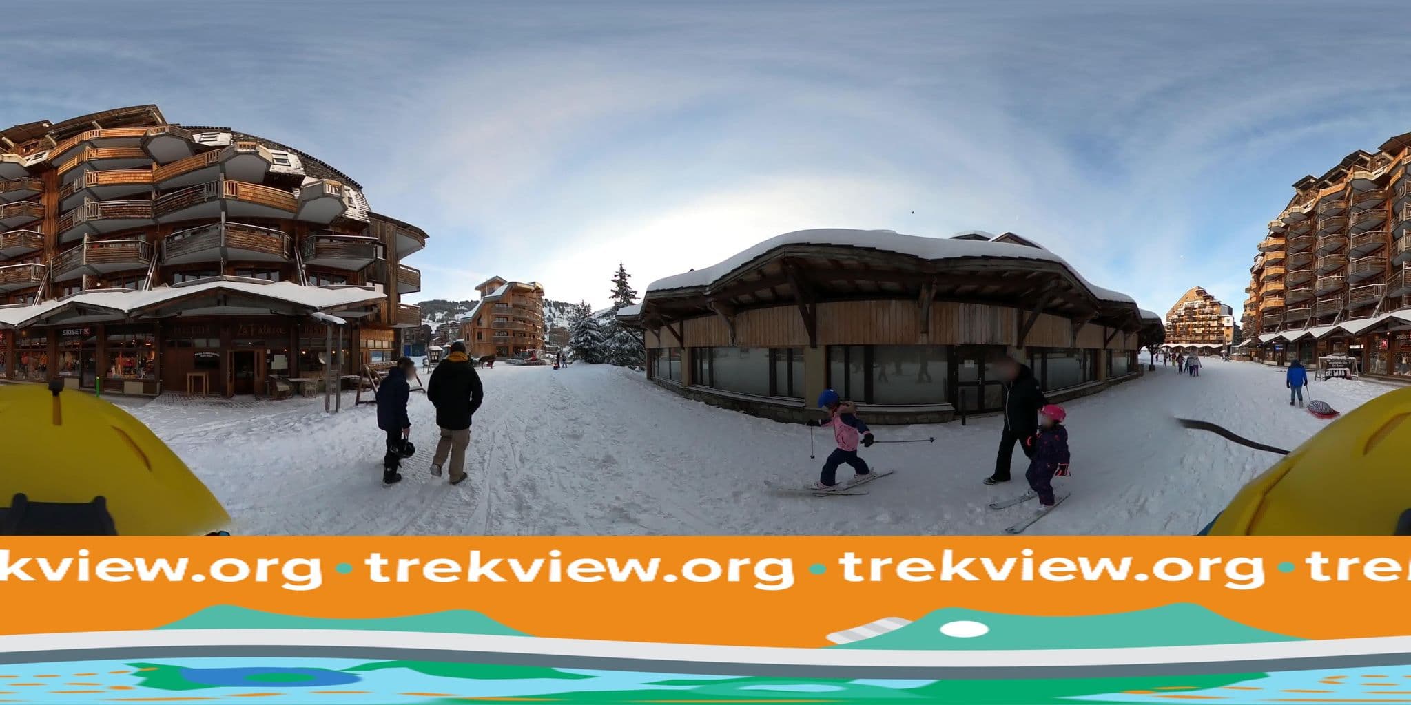 Street view near Chapka, Morzine