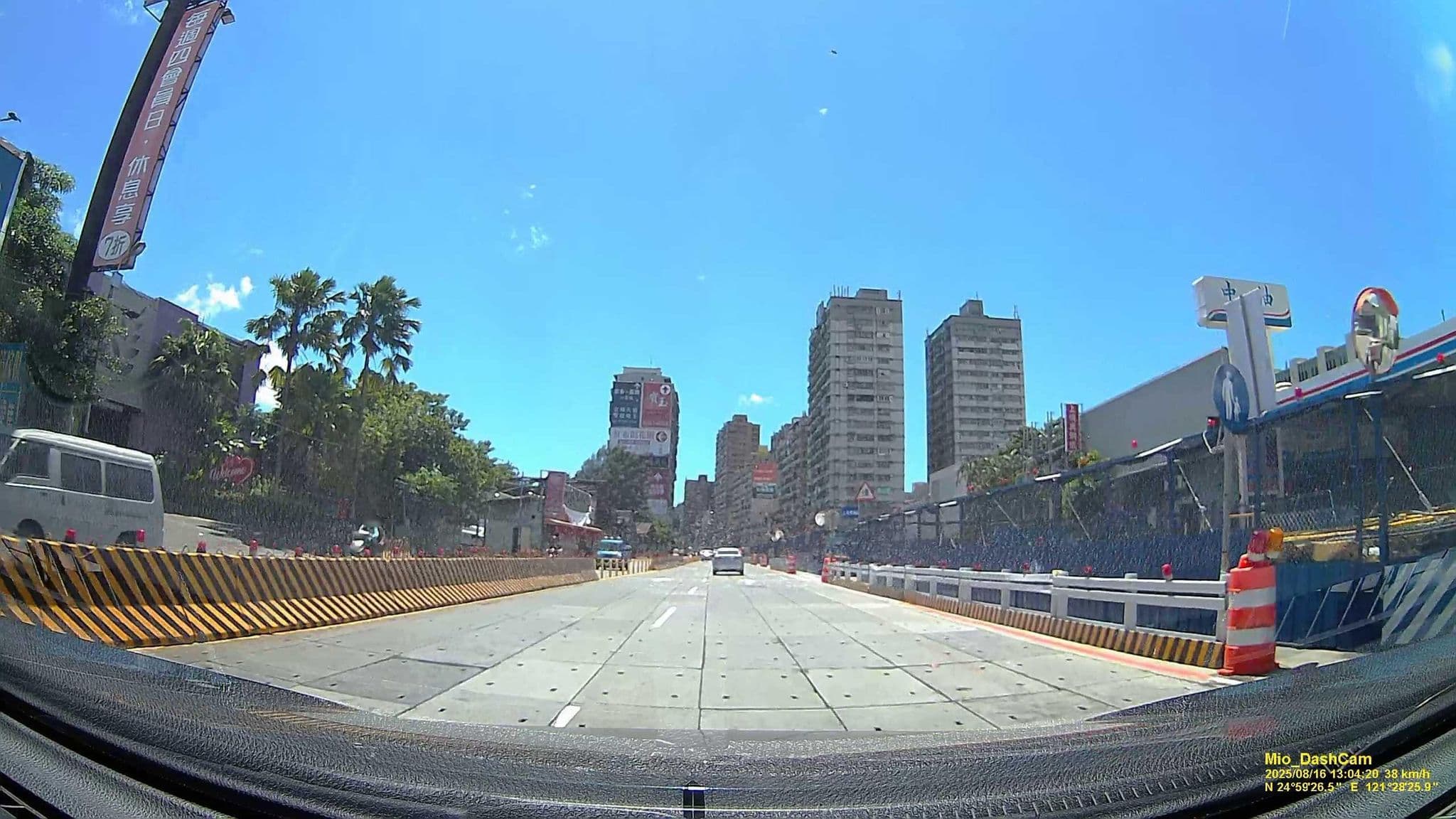 Street view near 懷淰汽車旅館, Banqiao — © hcyen (CC BY-SA · Mapillary)