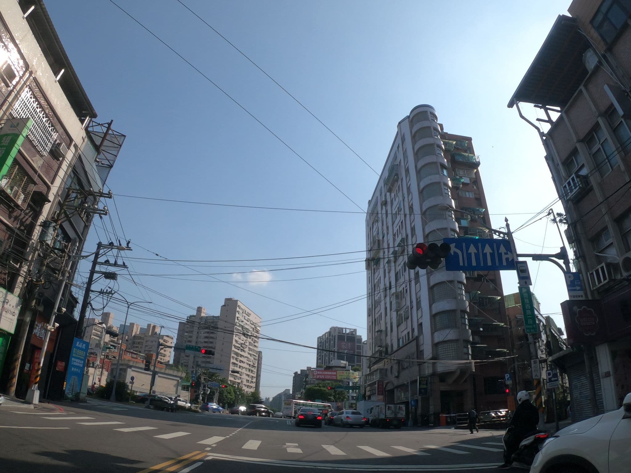 Street view near 菁鳥旅館, Banqiao — © heretpe2019 (CC BY-SA · Mapillary)