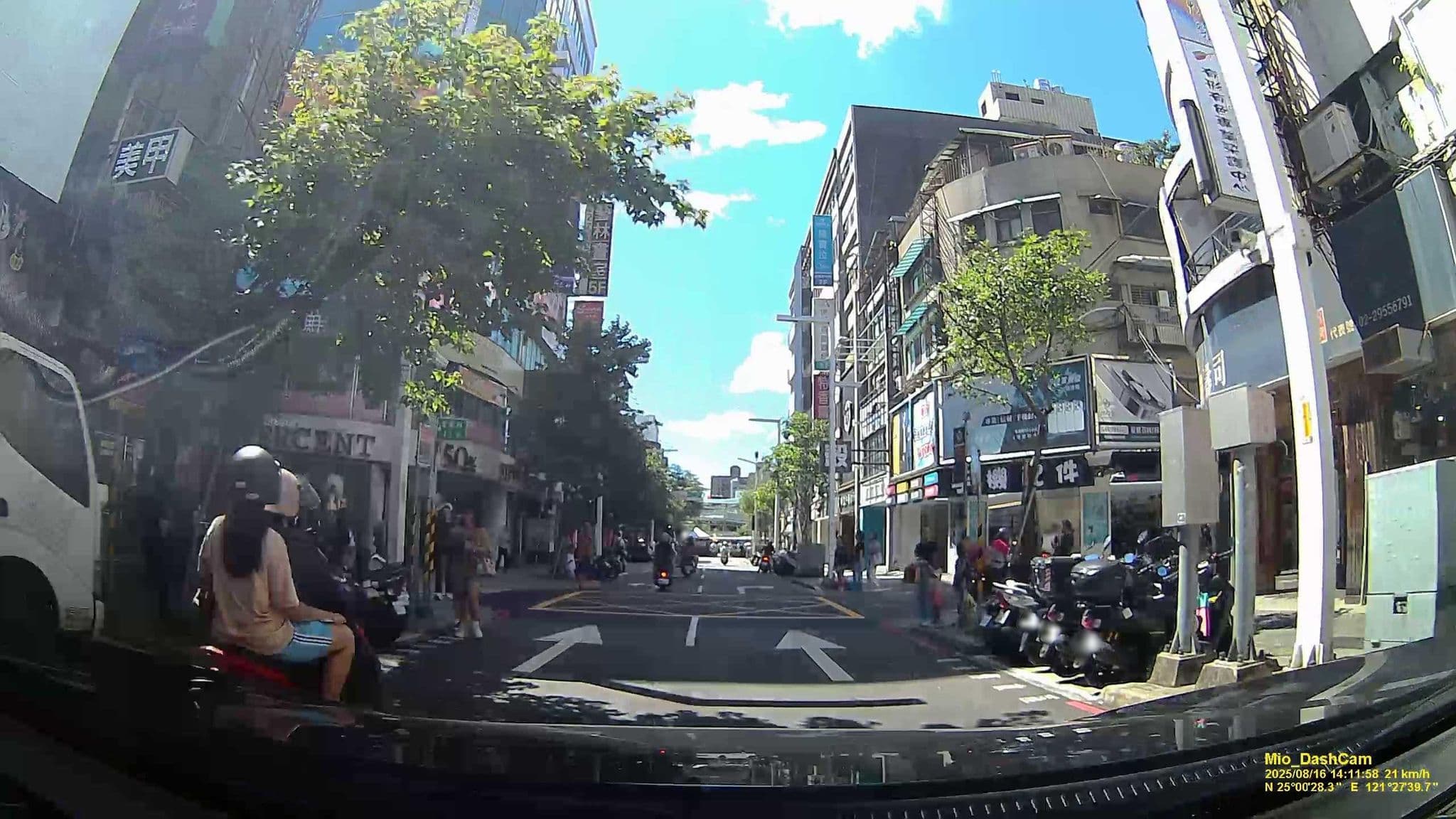 Street view near HY會館, Banqiao — © hcyen (CC BY-SA · Mapillary)
