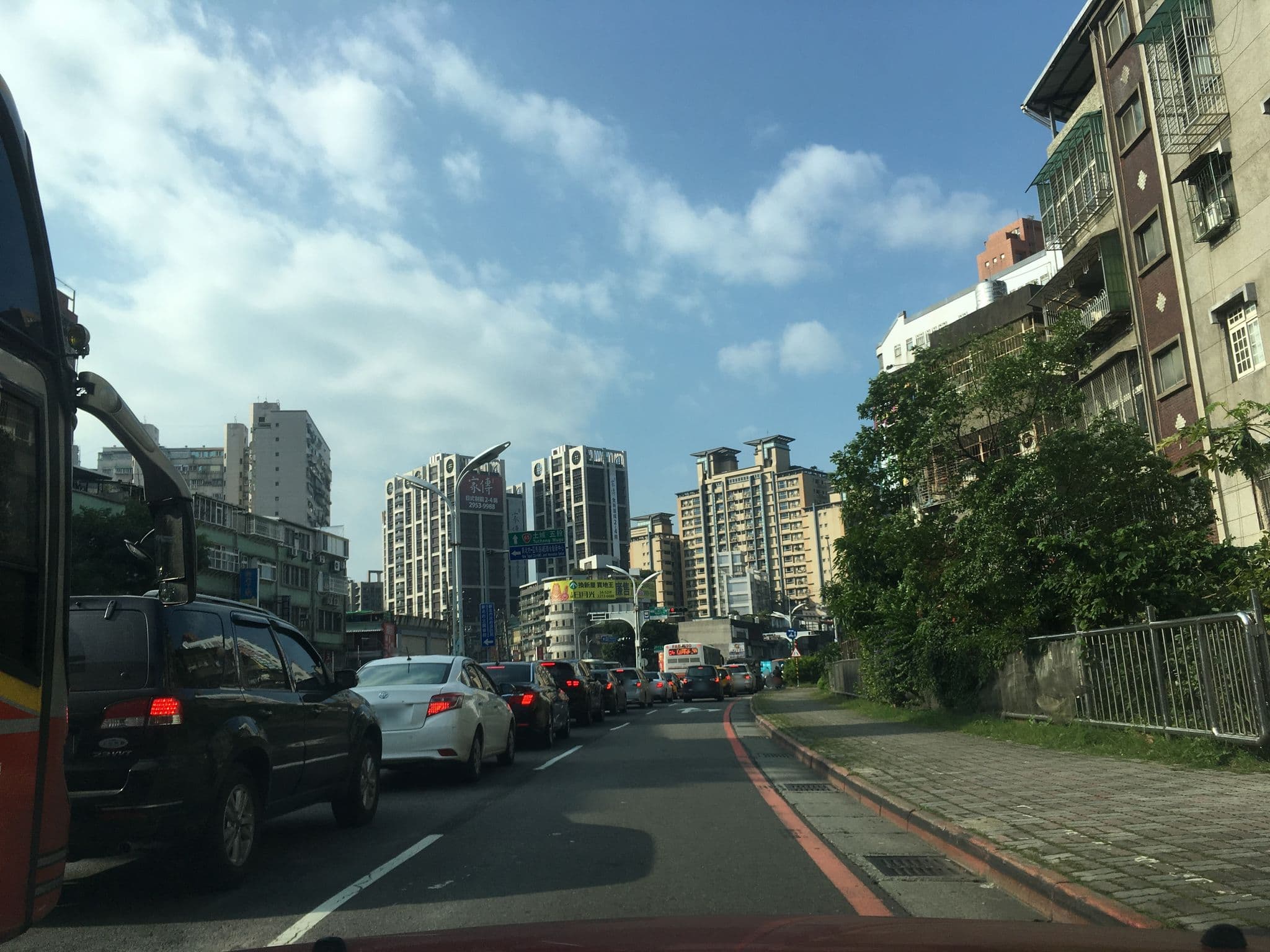 Street view near 菁鳥賓館, Banqiao — © raymond2828520 (CC BY-SA · Mapillary)