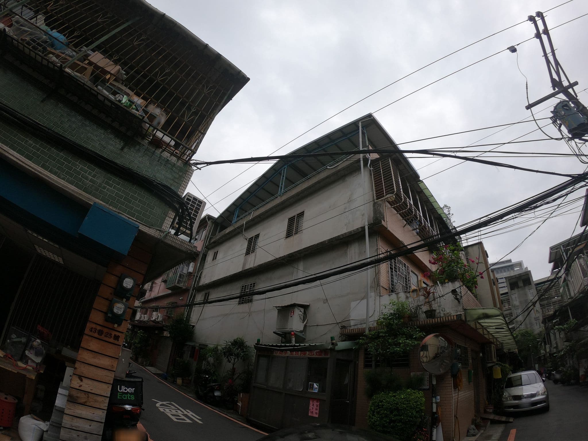 Street view near Yaya Hostel (丫丫青旅), Banqiao — © heretpe2019 (CC BY-SA · Mapillary)