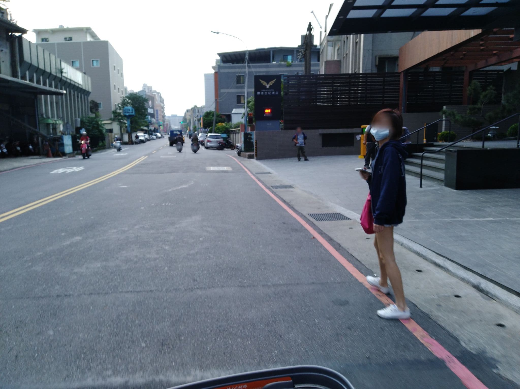 Street view near Yidear Hotel, Banqiao — © goroshigeno96 (CC BY-SA · Mapillary)