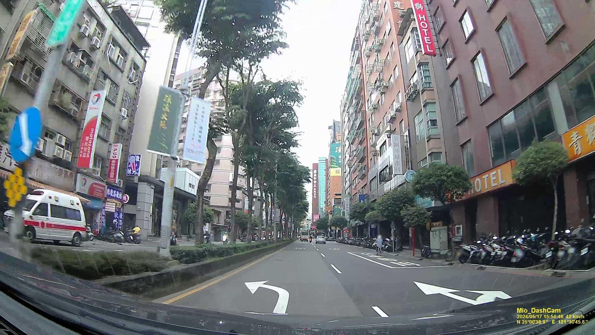 Street view near 青獅大旅社, Banqiao — © hcyen (CC BY-SA · Mapillary)