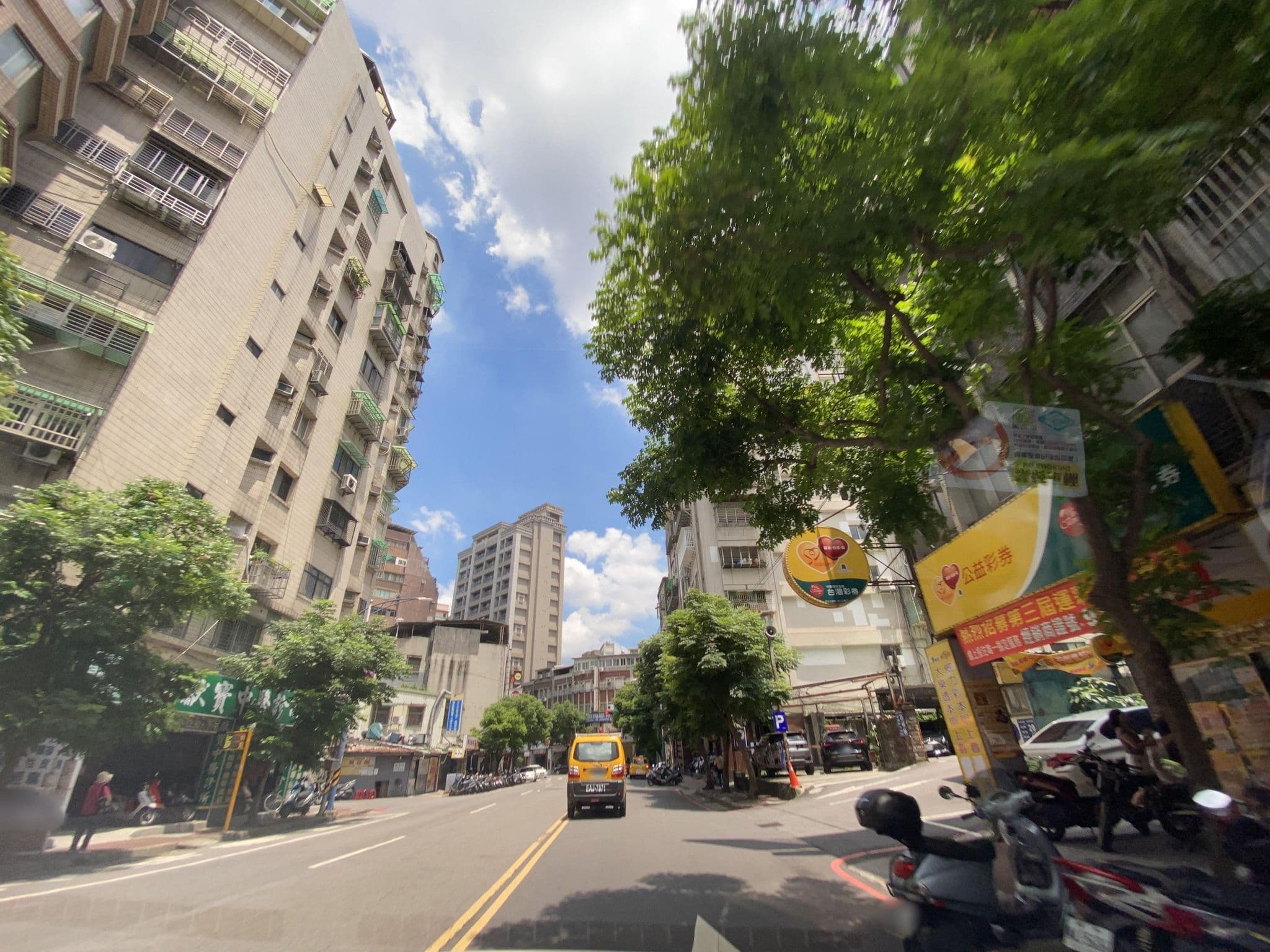 Street view near 鴻嘉大旅社, Banqiao — © irvinfly (CC BY-SA · Mapillary)