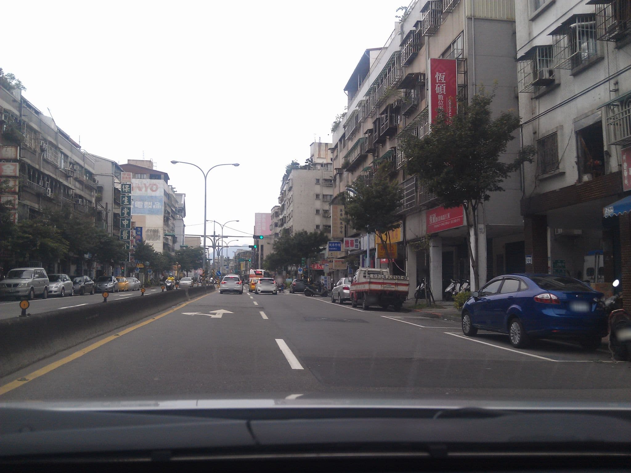 Street view near 六茂賓館, Taipei — © tryweb (CC BY-SA · Mapillary)
