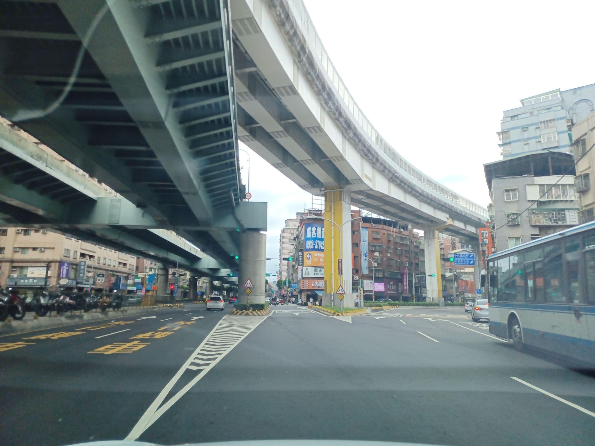 Street view near 日暉商務旅館, Banqiao — © lisbethw1130 (CC BY-SA · Mapillary)