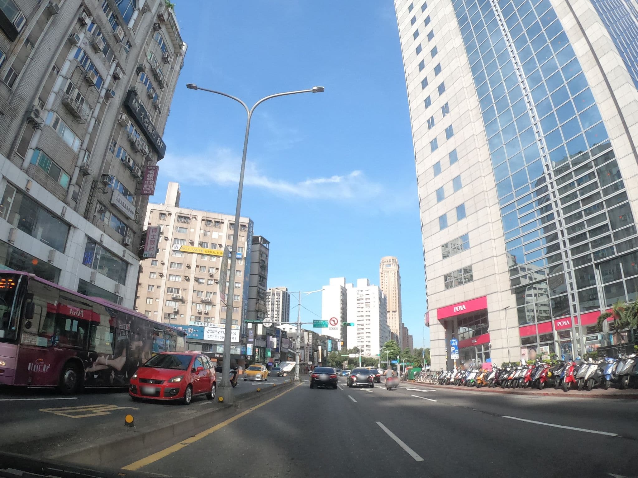 Street view near Tree House Hostel, Taipei — © heretpe2019 (CC BY-SA · Mapillary)