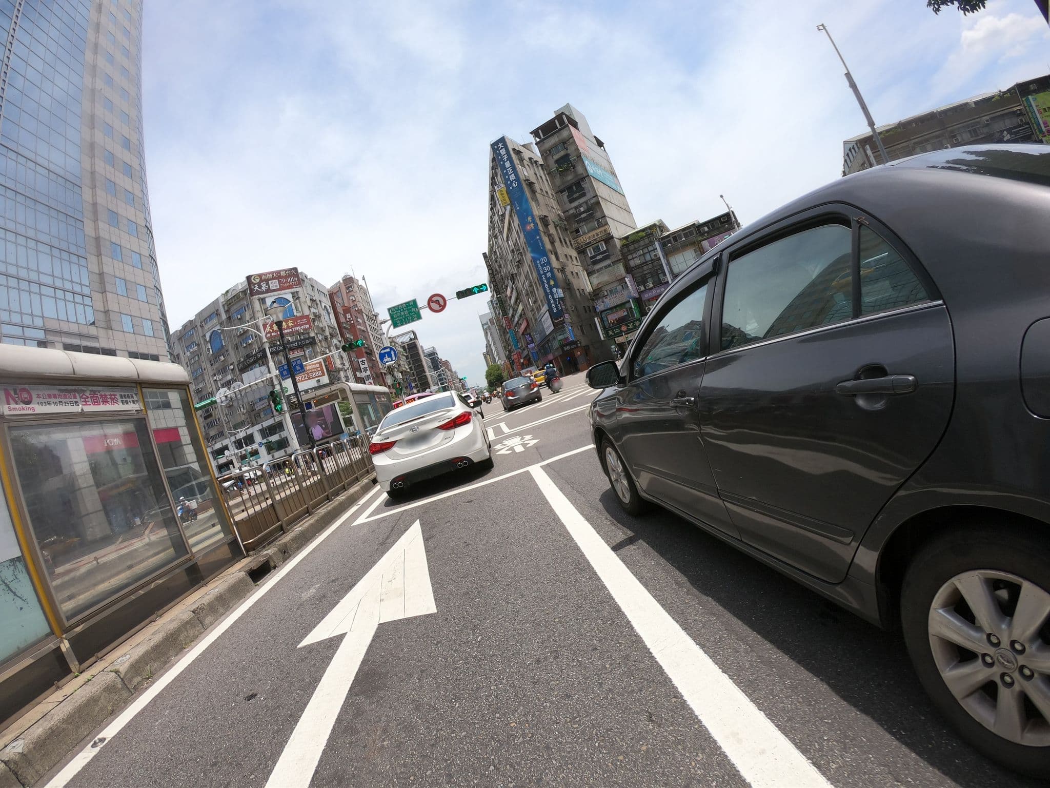 Street view near Miya甜蜜貓旅店, Taipei — © heretpe2019 (CC BY-SA · Mapillary)